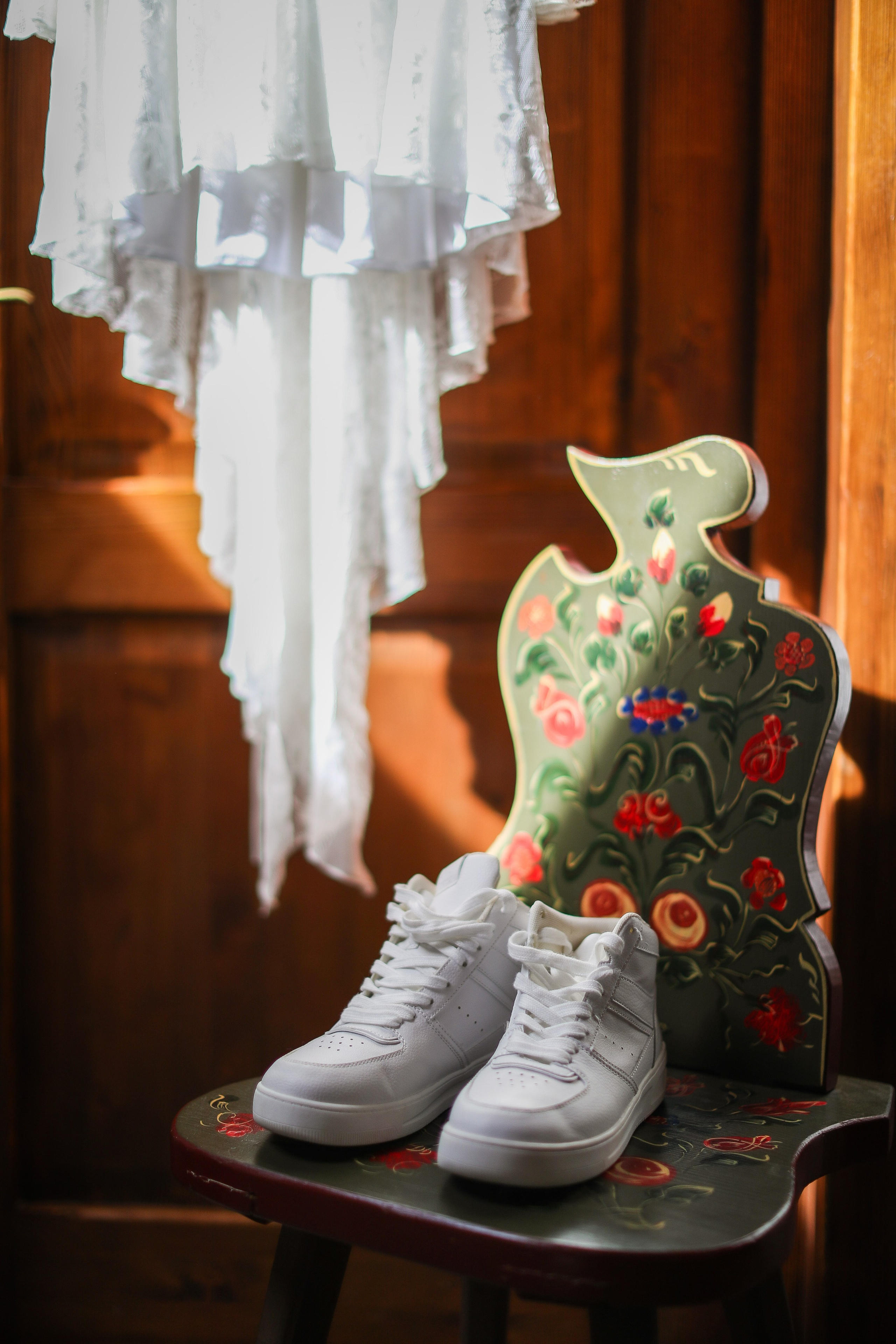 Orsi & Remus, eleganță în inima Transilvaniei. Rares Bucur is a professional wedding photographer based in Cluj-Napoca, Romania, specializing in wedding photography