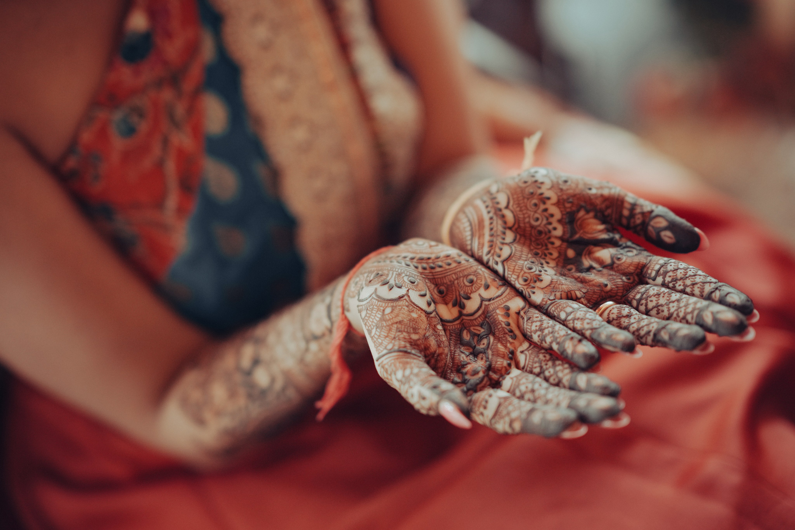 HALDI & MEHANDI. Wedding photographer Stalen Robert
