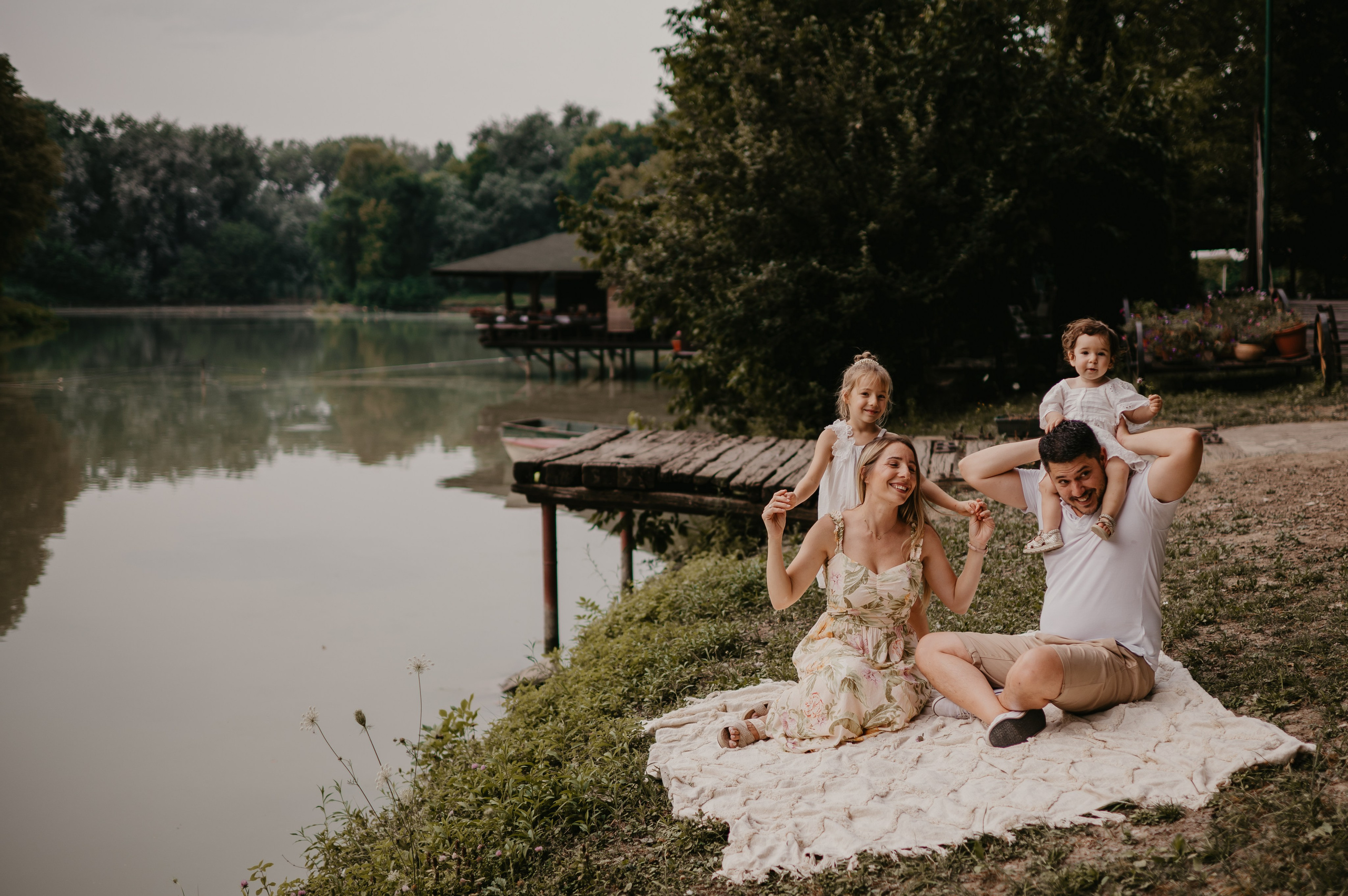 Ada Safari. Ana Sladojevic