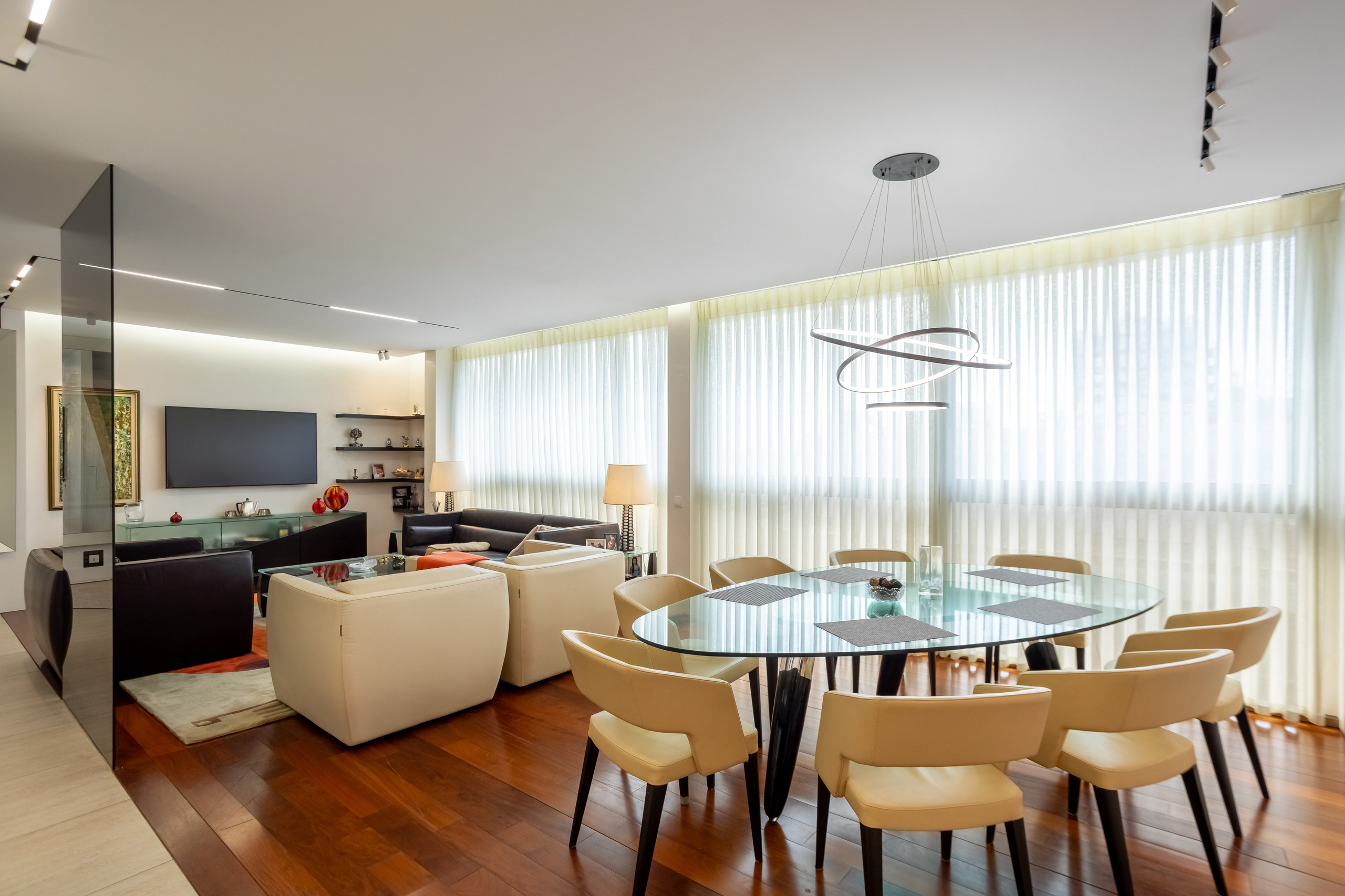 Photographer of property interiors in Israel for Booking and Airbnb