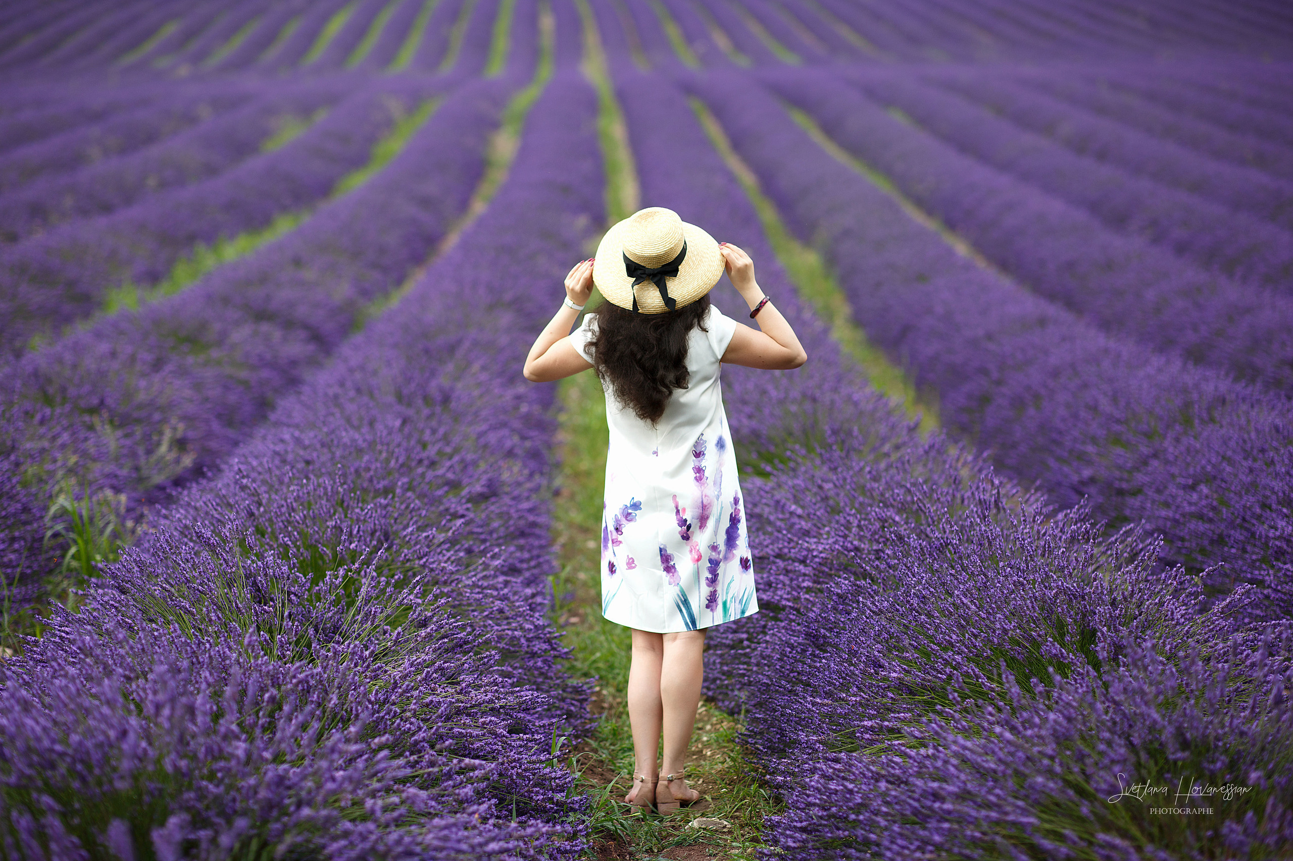 Nariné. Photographe professionelle spécialisée dans la photographie de grosses