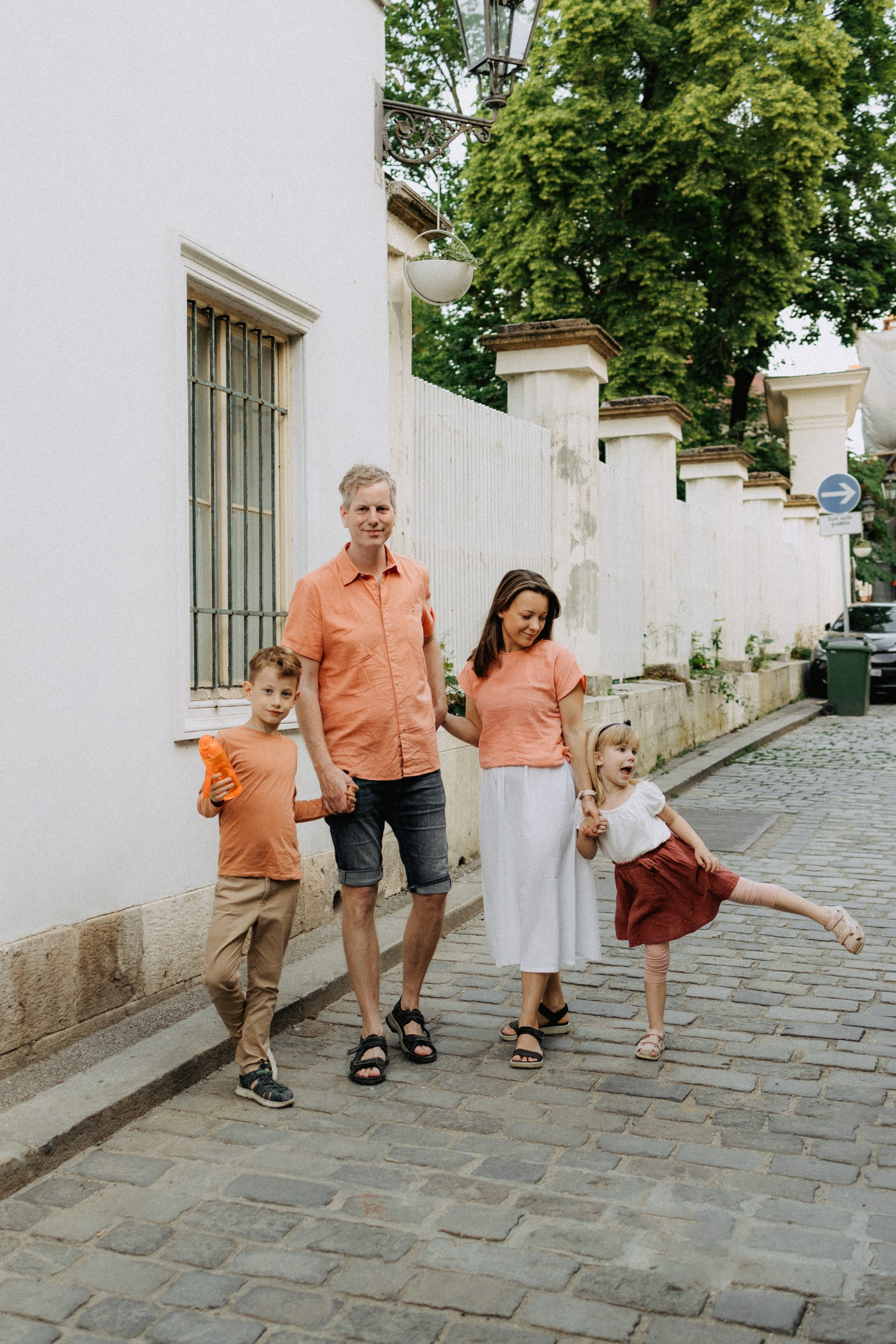Family in the city. Elena Gorobets. Photographer in Zagreb