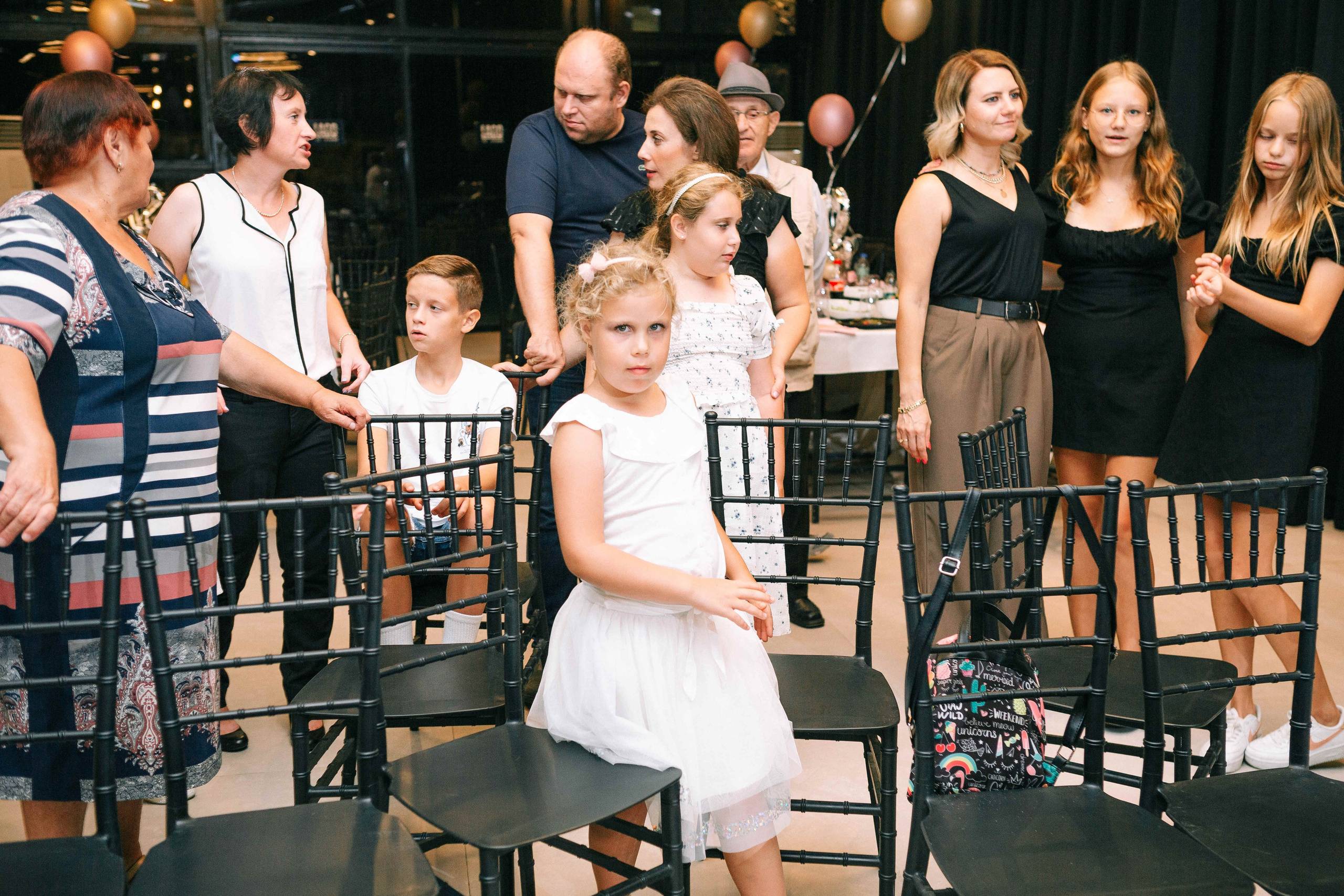 PARTY WITH FRIENDS. Https://shi-photo.com/