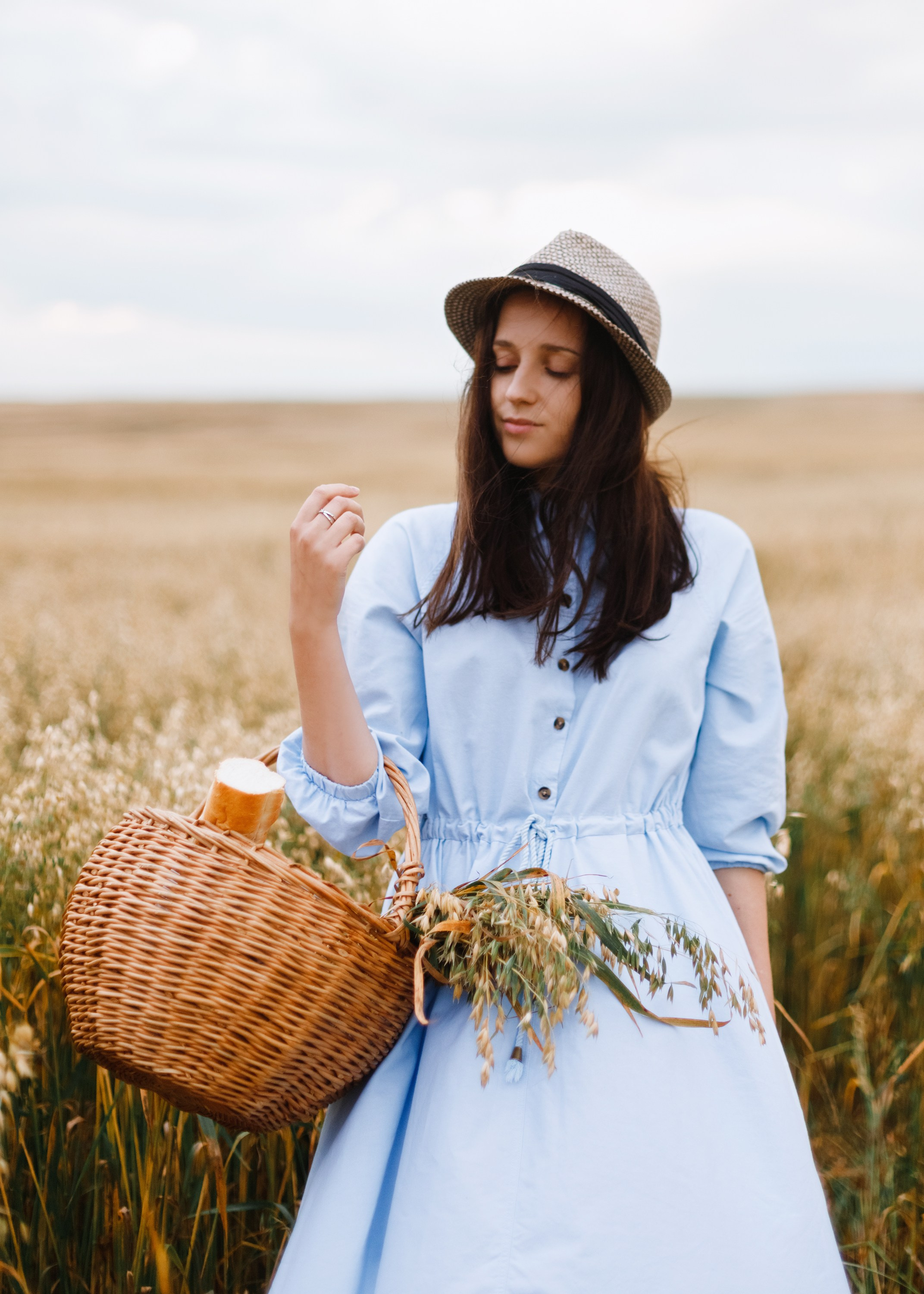 Katya | tenderness in the field. Kaja | fotograf psów we Wrocławiu