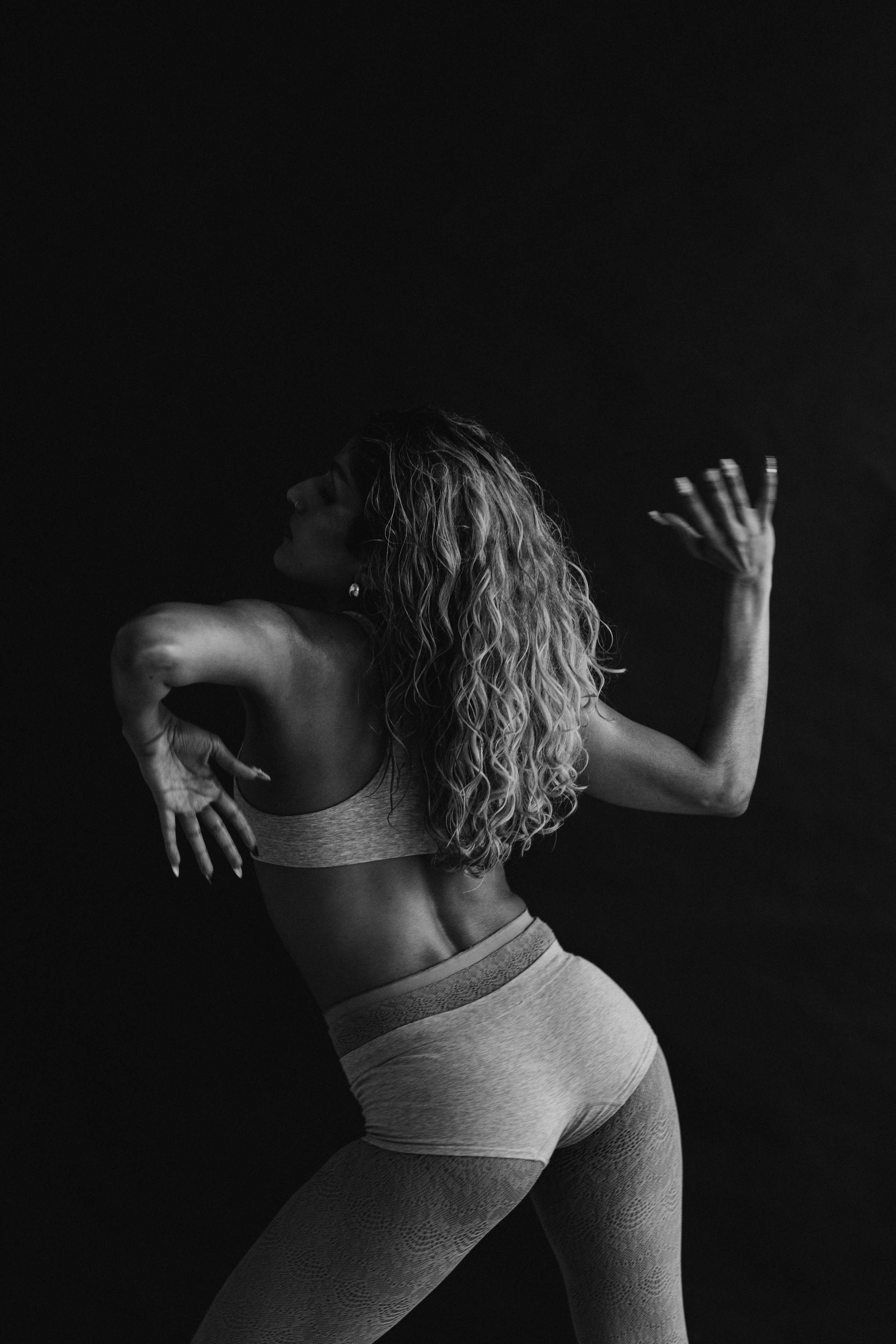DANCERS. Victoria Olonen – Cinematic Portrait Artist | Helsinki & Europe