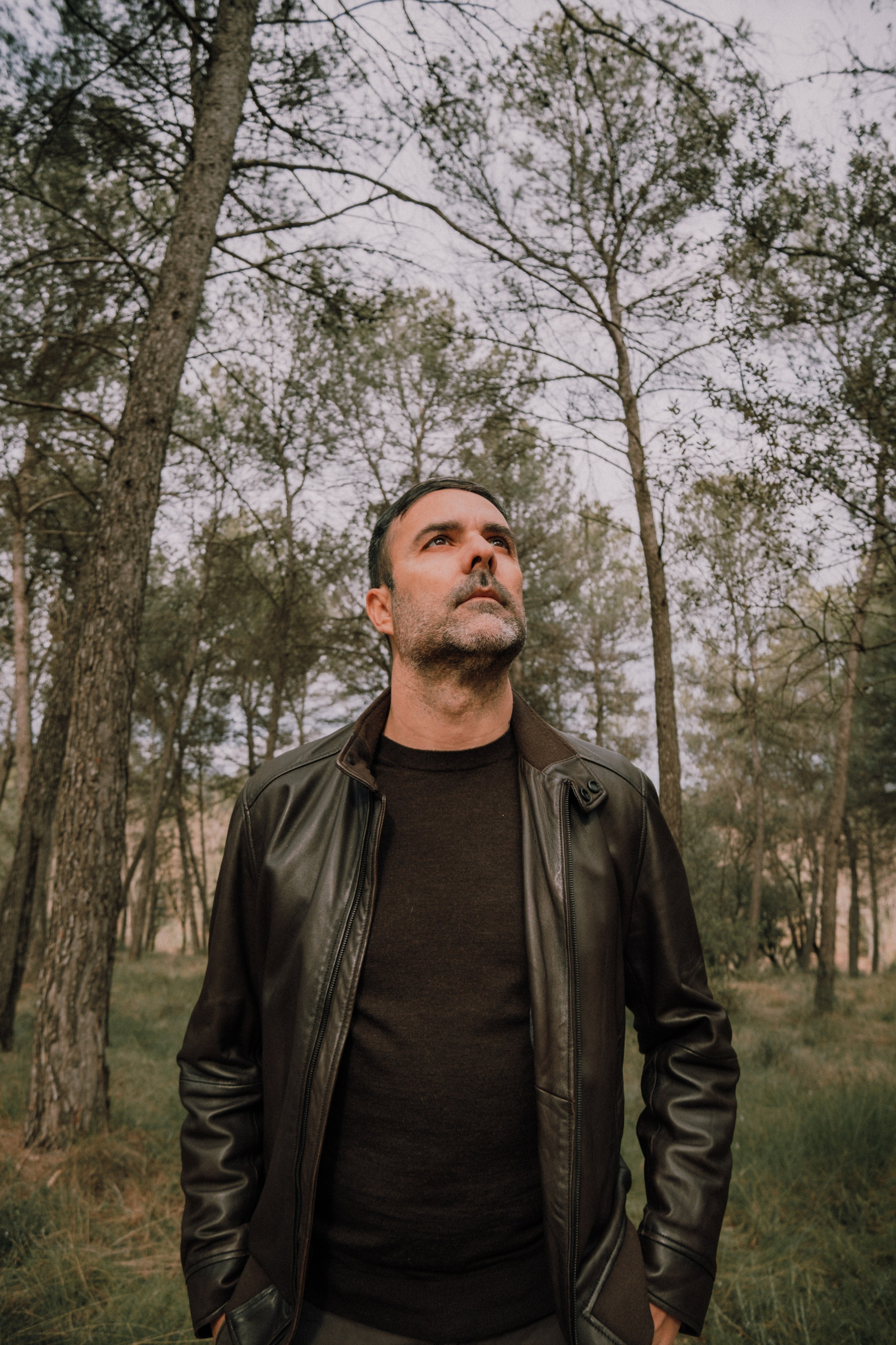 Sesión familiar en el bosque. Fotografía profesional en Calafell - Elena Medvedeva