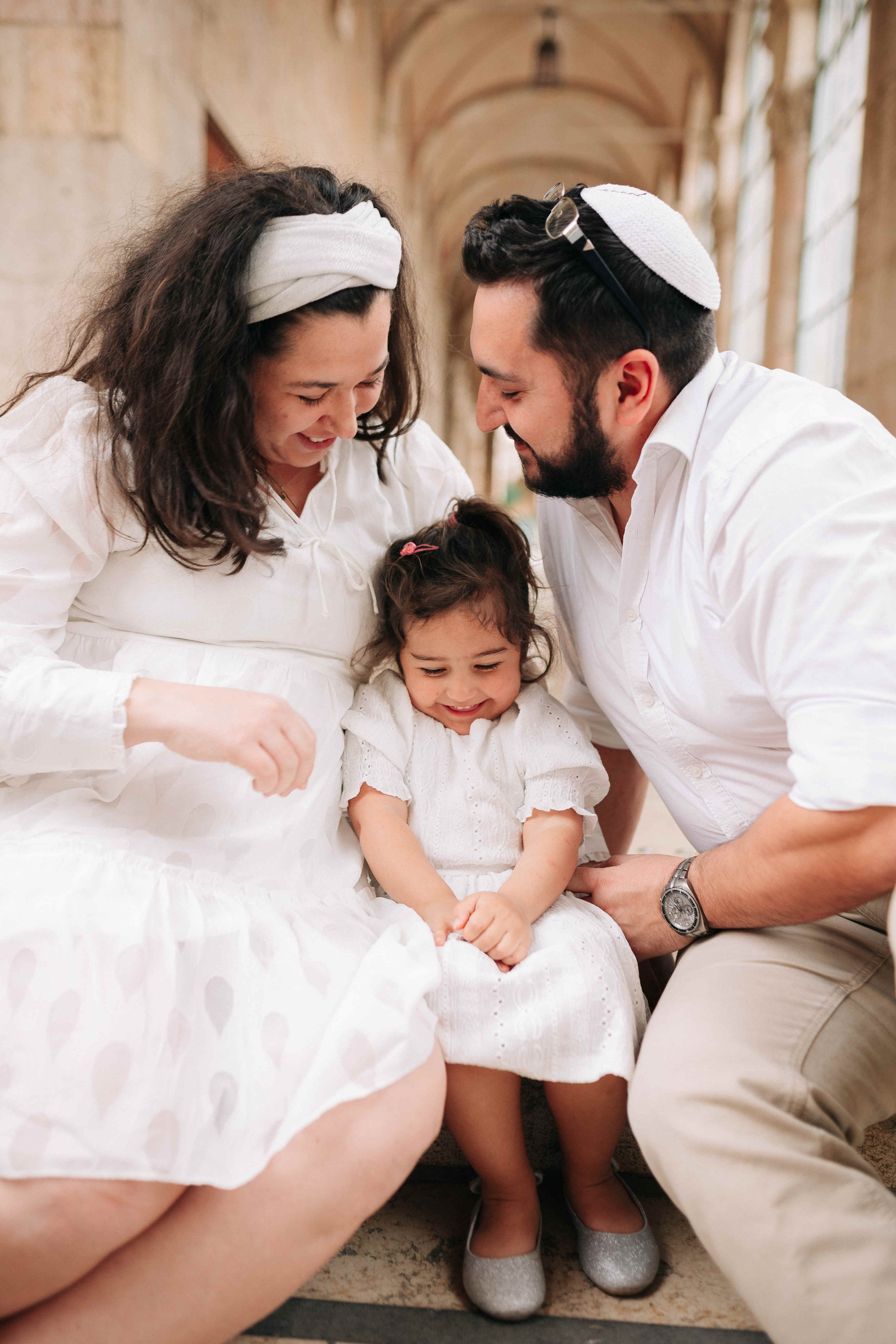 EXPECTING A BABY, JERUSALEM. PHOTOGRAPHER IN ISRAEL