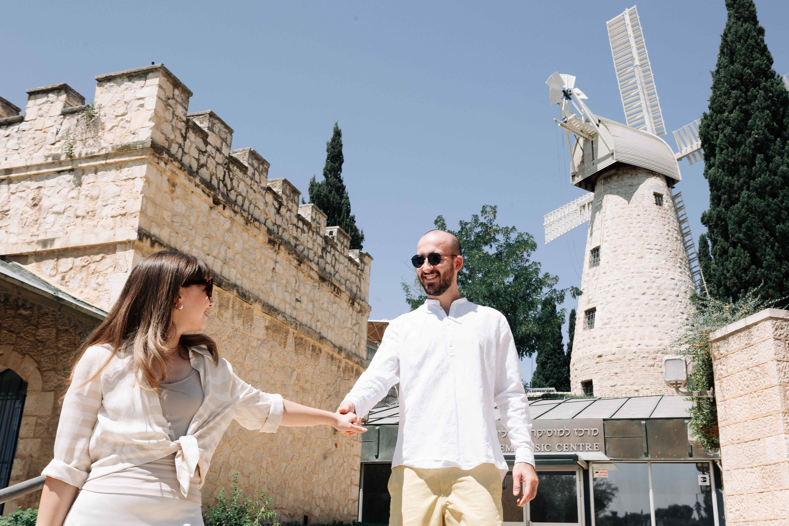 A MONTH AFTER THE WEDDING (morning). PHOTOGRAPHER IN ISRAEL