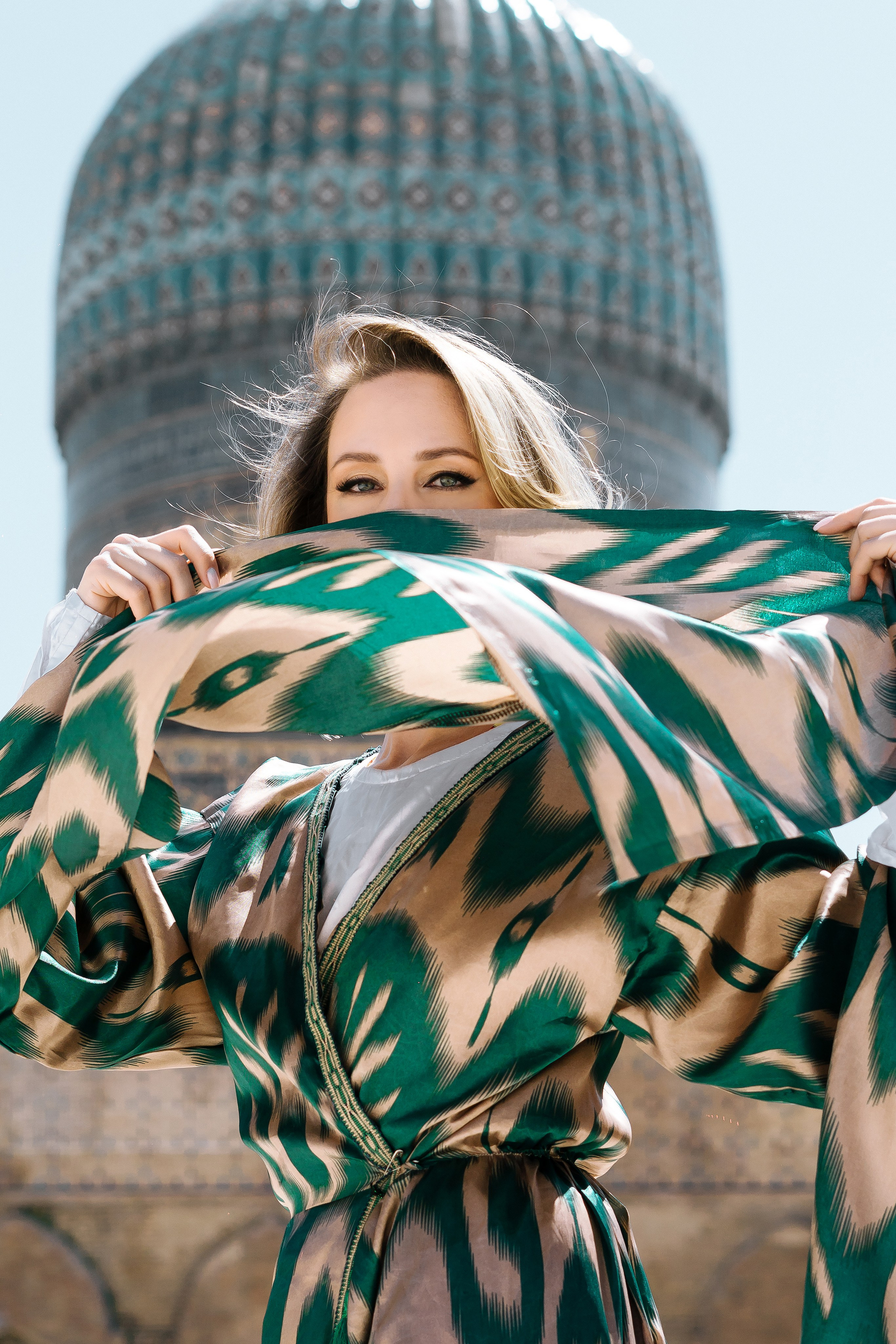 A long dress for a photo shoot. Photographer in Uzbekistan and Samarkand Djasur Marupov