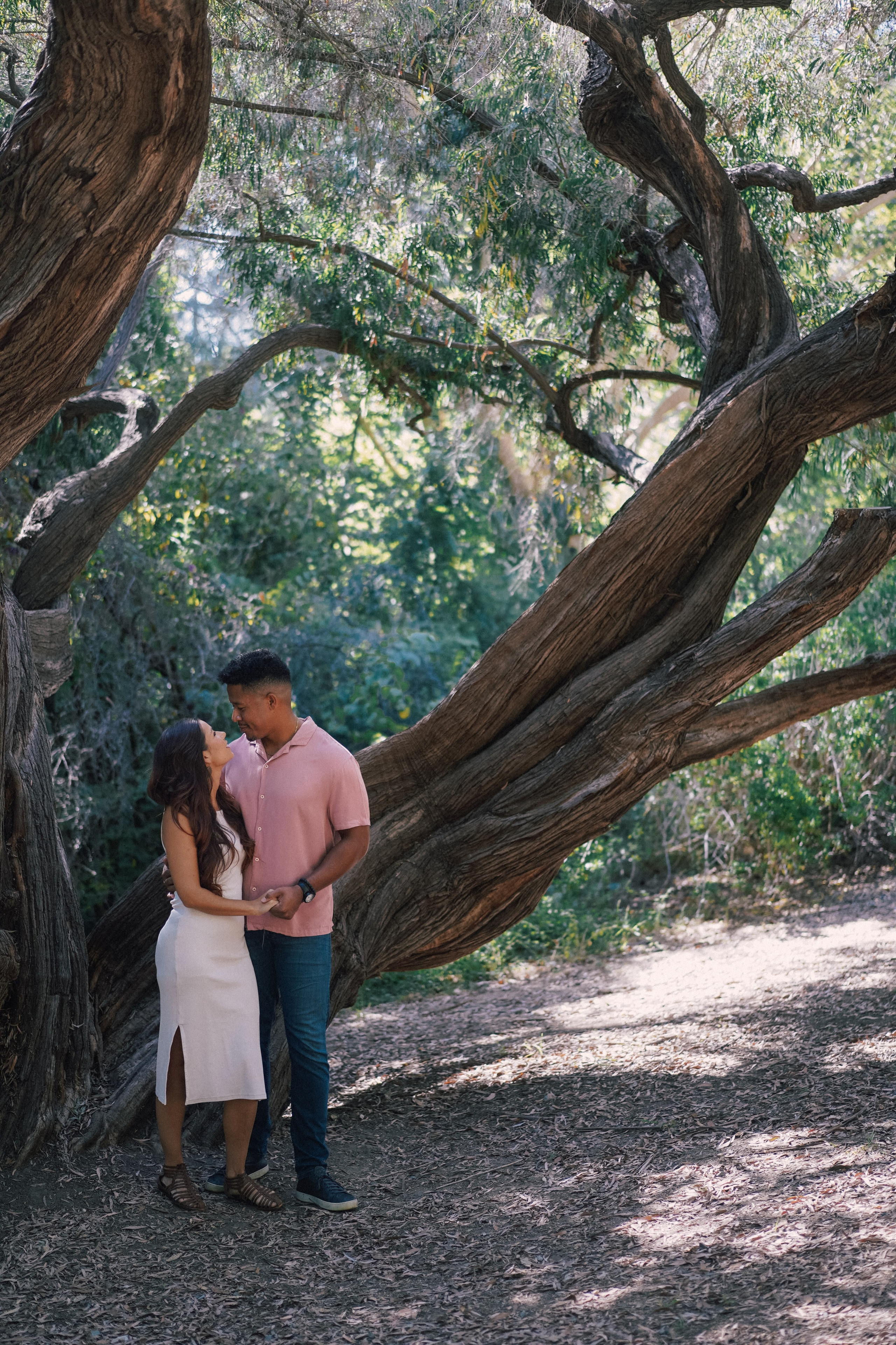 Love story photoshoot. Engagement photoshoot. Couple photoshoot. Malibu. Family photoshoot, Get away photoshoot in California. Beautiful love story photoshoot.