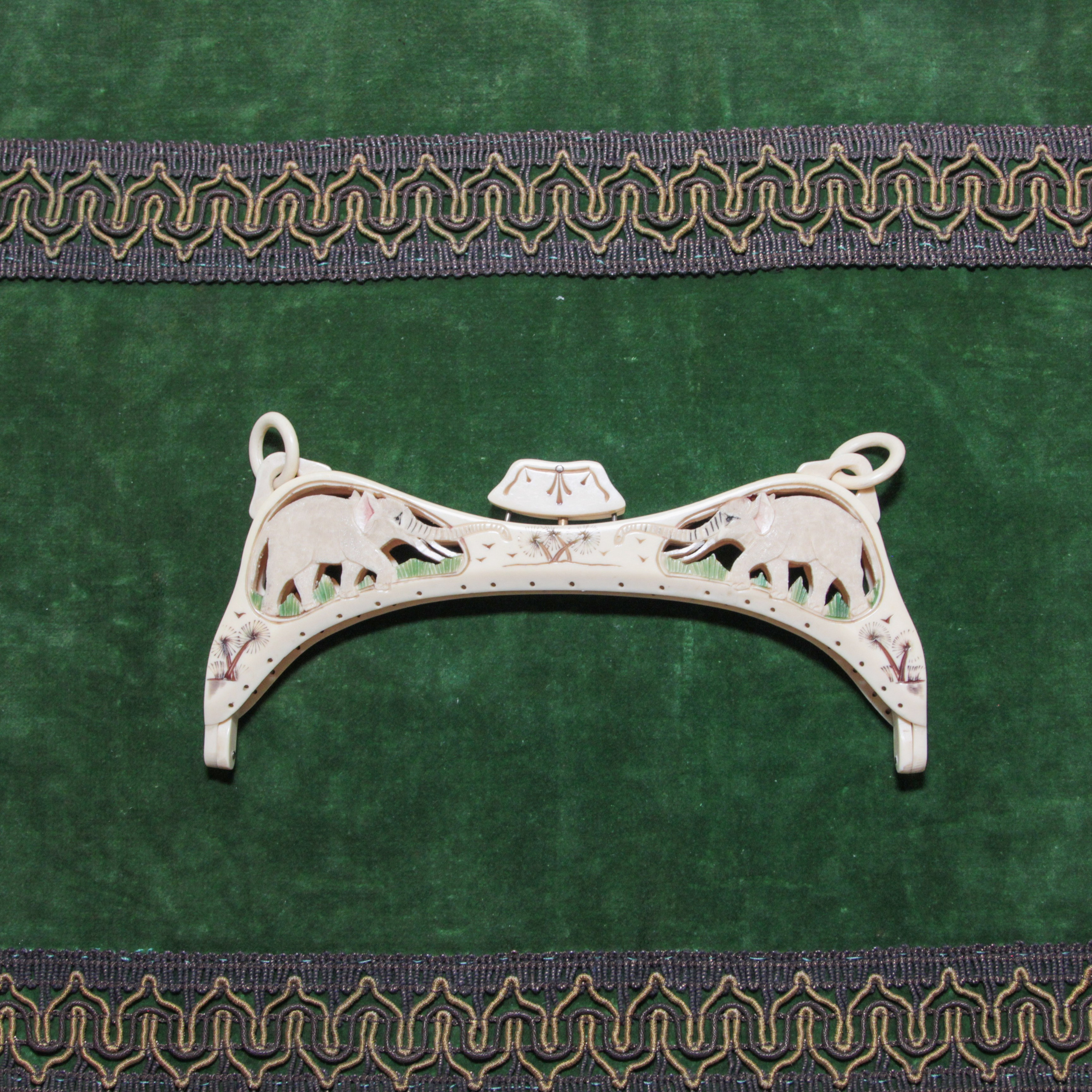 Theclaspelephant. Современнные и актикварные украшения в Барселоне, Москве и Санкт-Петербурге