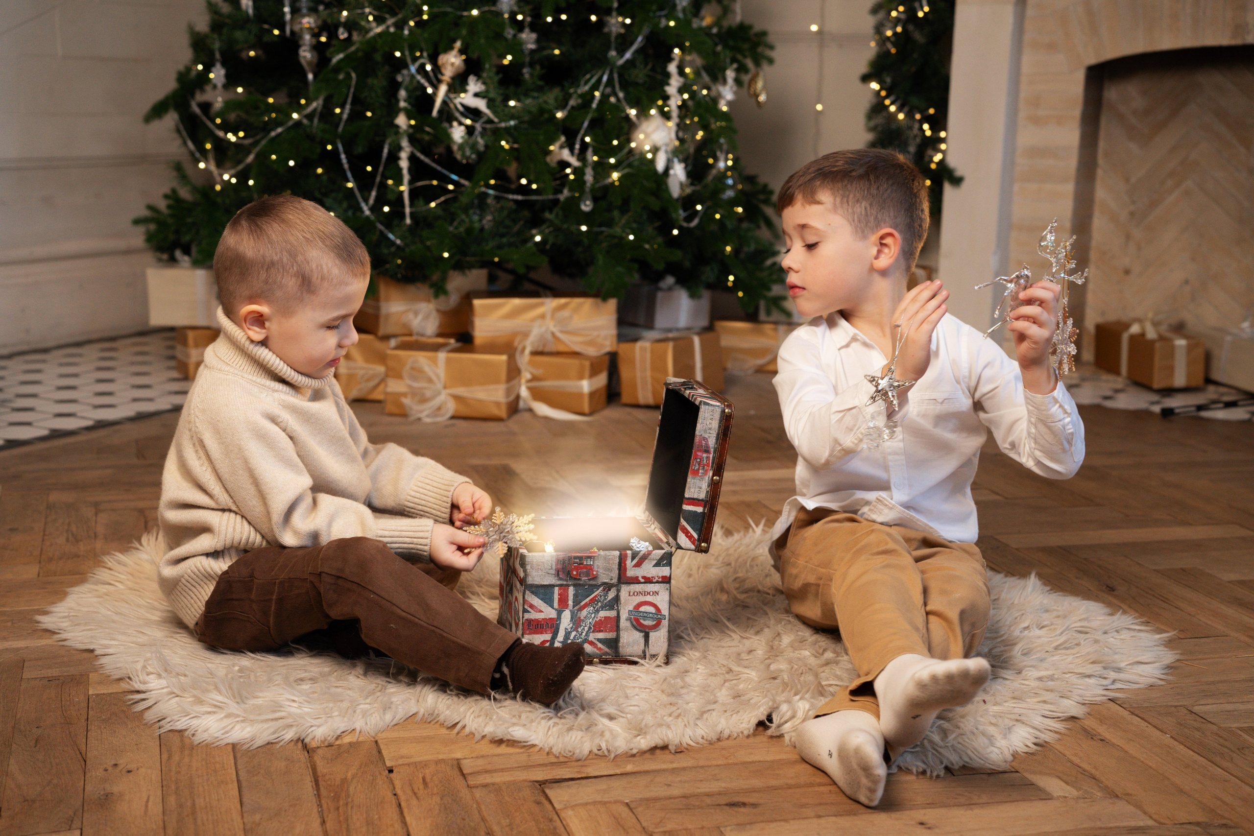 Christmas Photoshoot in Abu Dhabi — Magical Holiday Moments. Mariia Safronova is your photographer in Abu Dhabi and Dubai