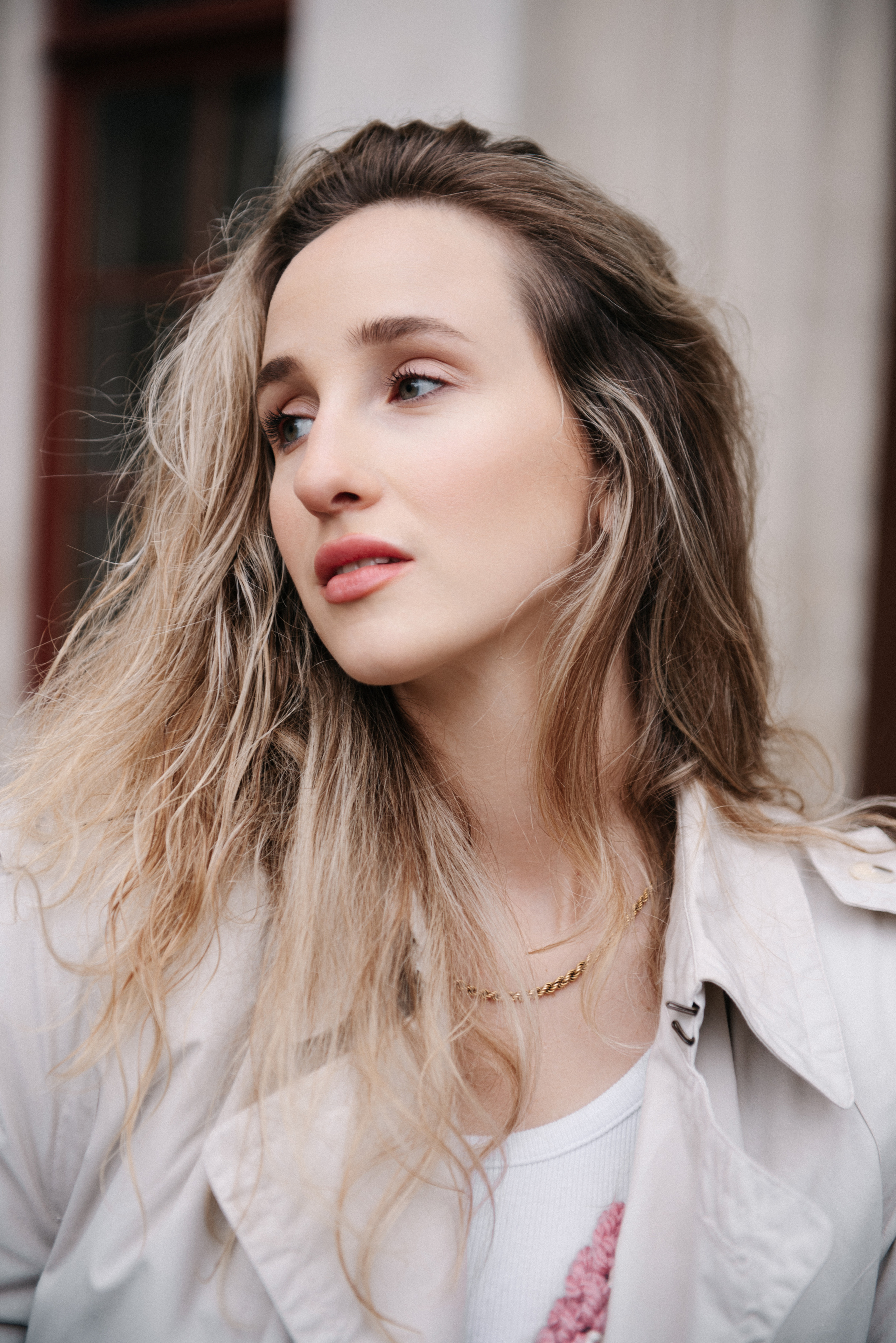 Photoshoot in Vienna under the rain near Opera. Photographer in Vienna Ksenia Kogler