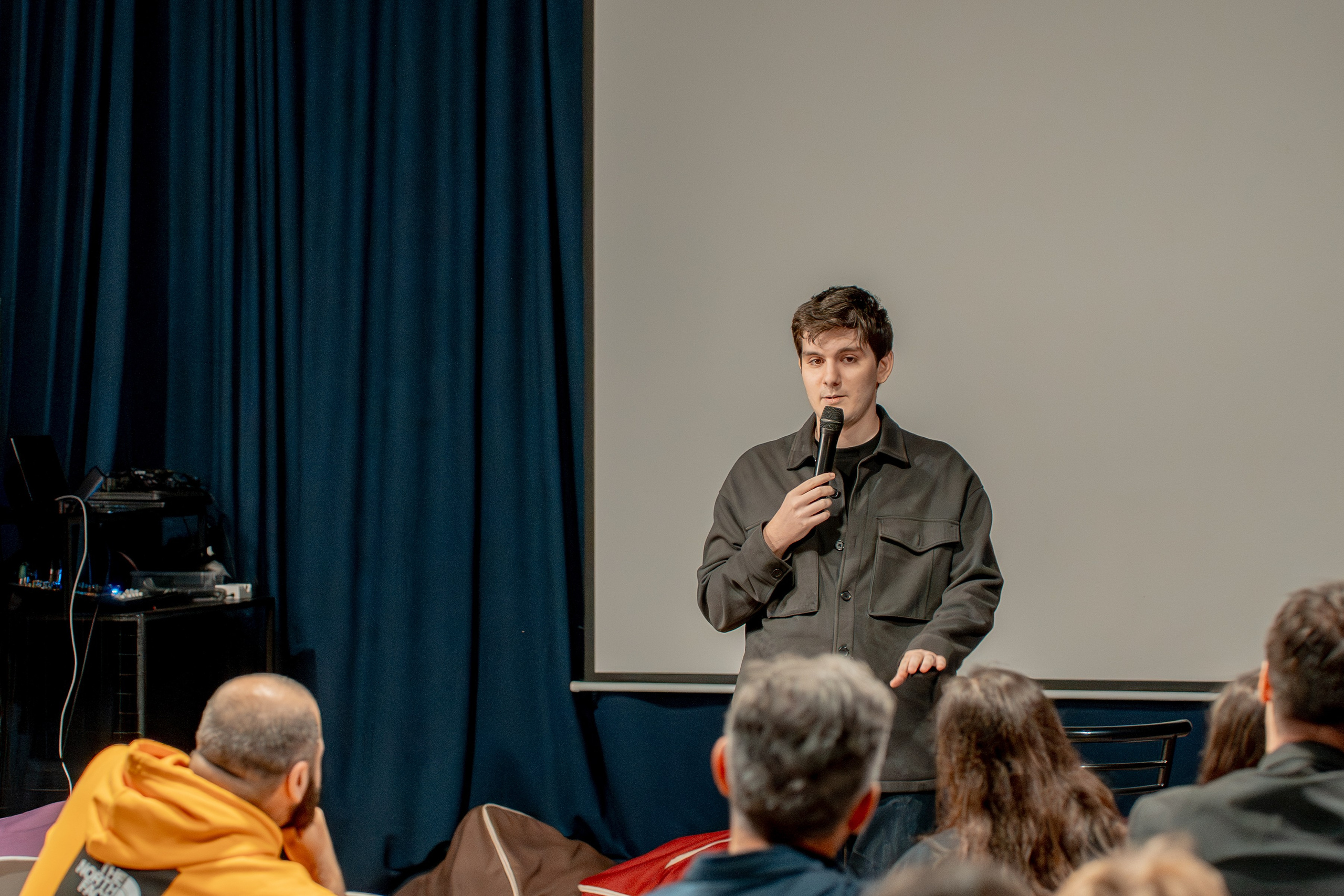 English stand up. Fotoqraf Vəli Məmmədov