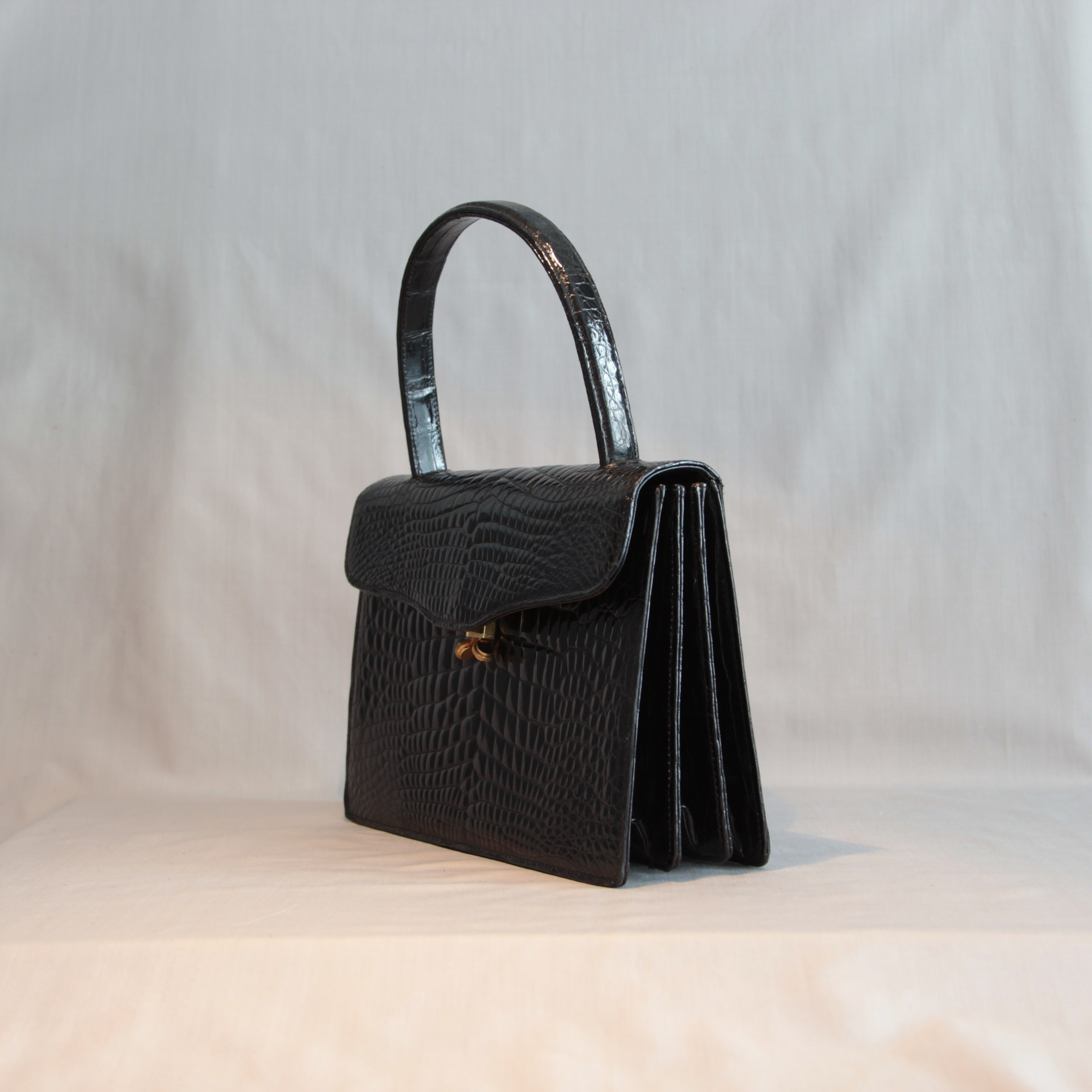 Bag10. Современнные и актикварные украшения в Барселоне, Москве и Санкт-Петербурге