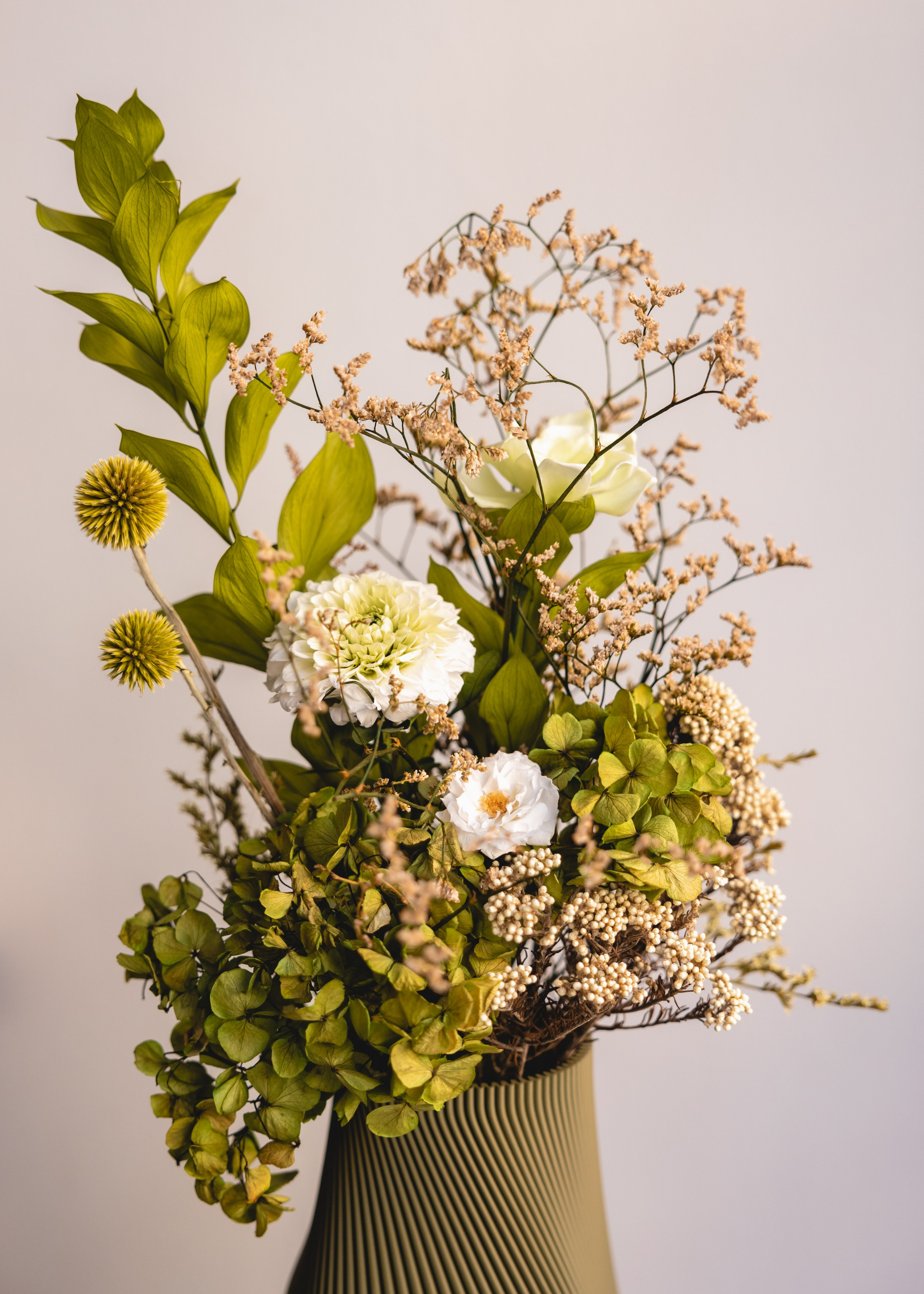 Wow blomster. Professional wedding photographer in Copenhagen, Denmark — Julia Byron