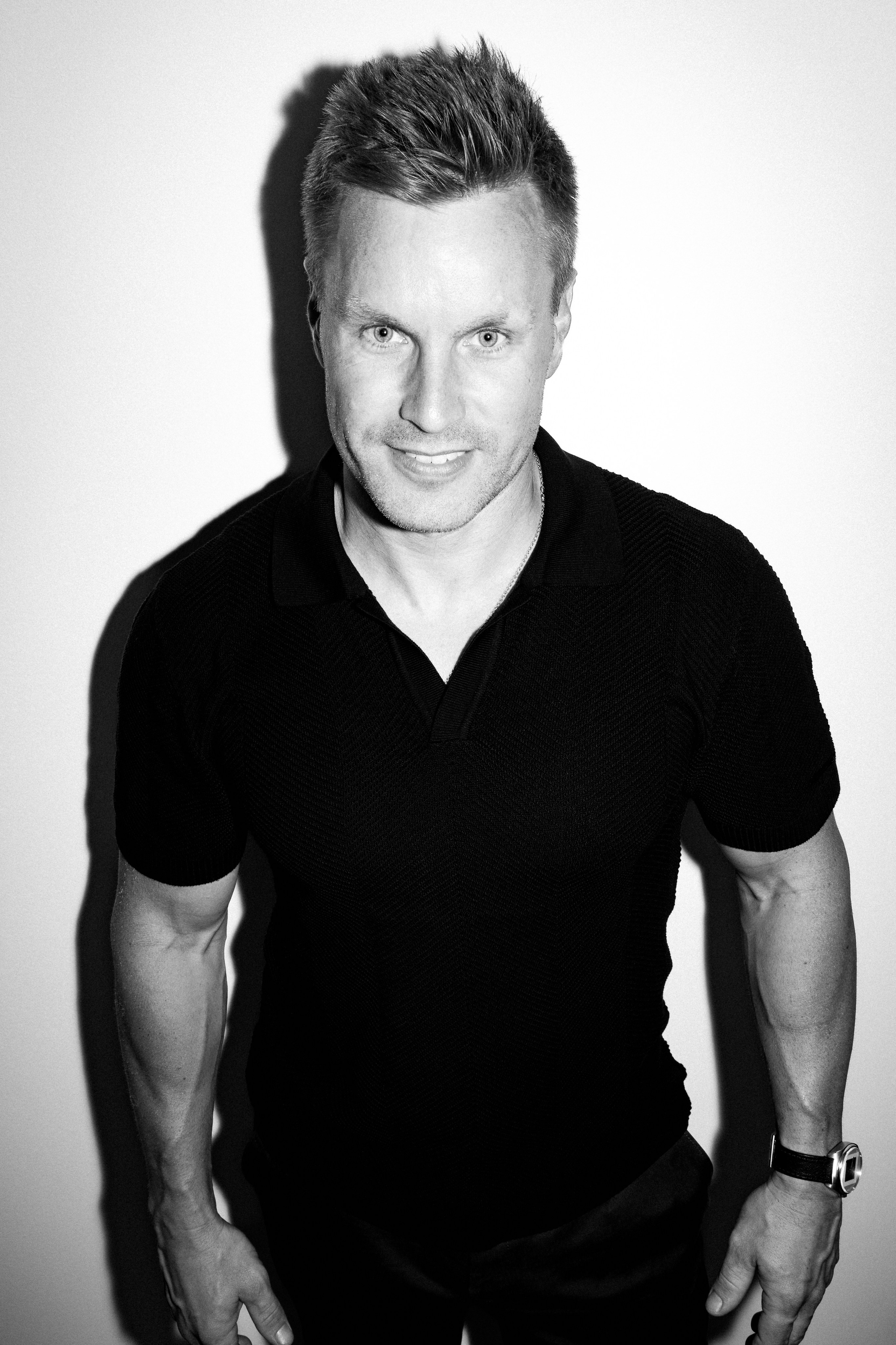  USA photoshoot pricing portrait Photographer Wedding Proposal Photoshoots Headshoots Engagement Elopement Family New York Linkedin facebook man men 