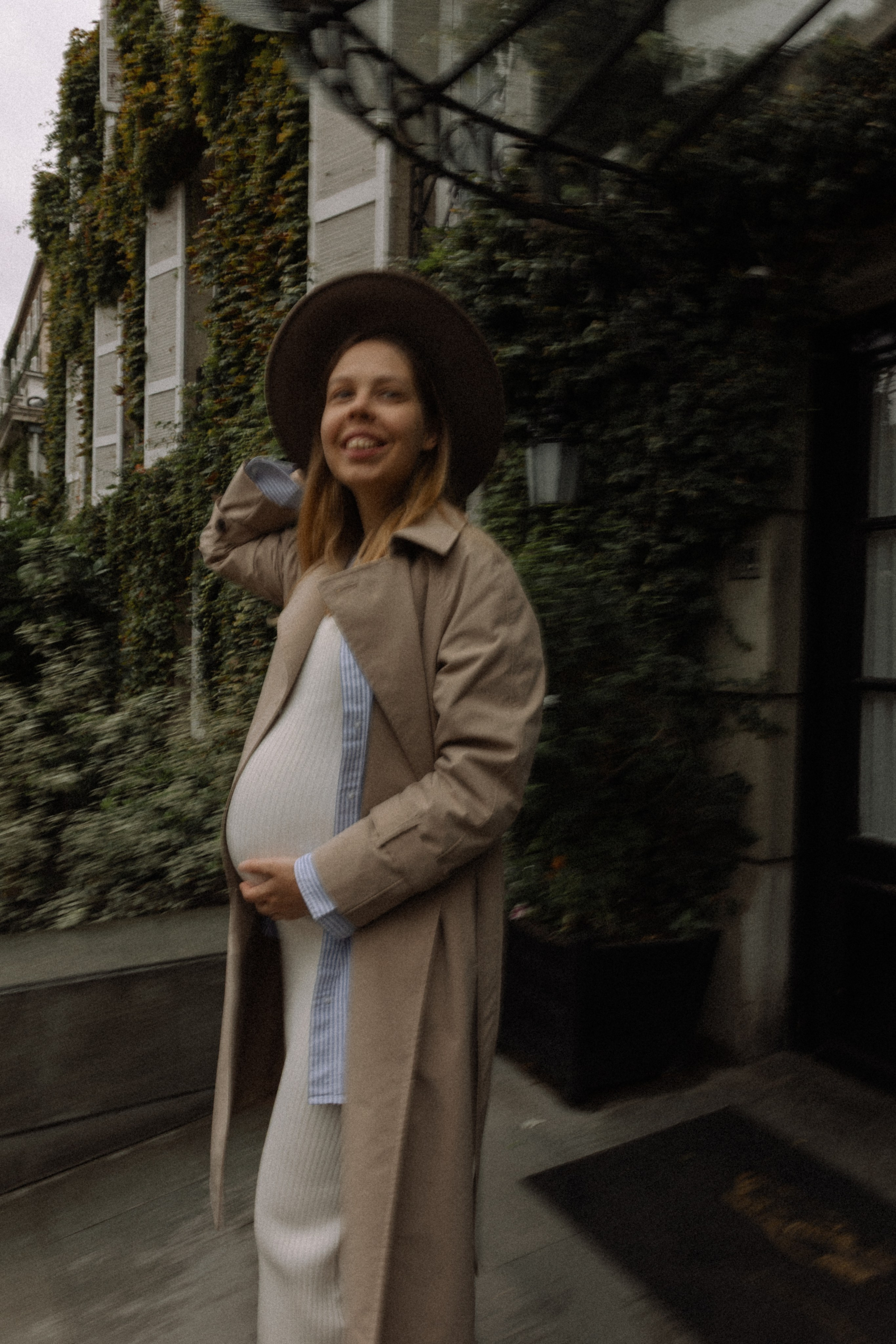 Lifestyle Maternity Photoshoot in Santiago — Natural Light & Real Emotion. Photographer in Santiago, Chile Anna Almazova