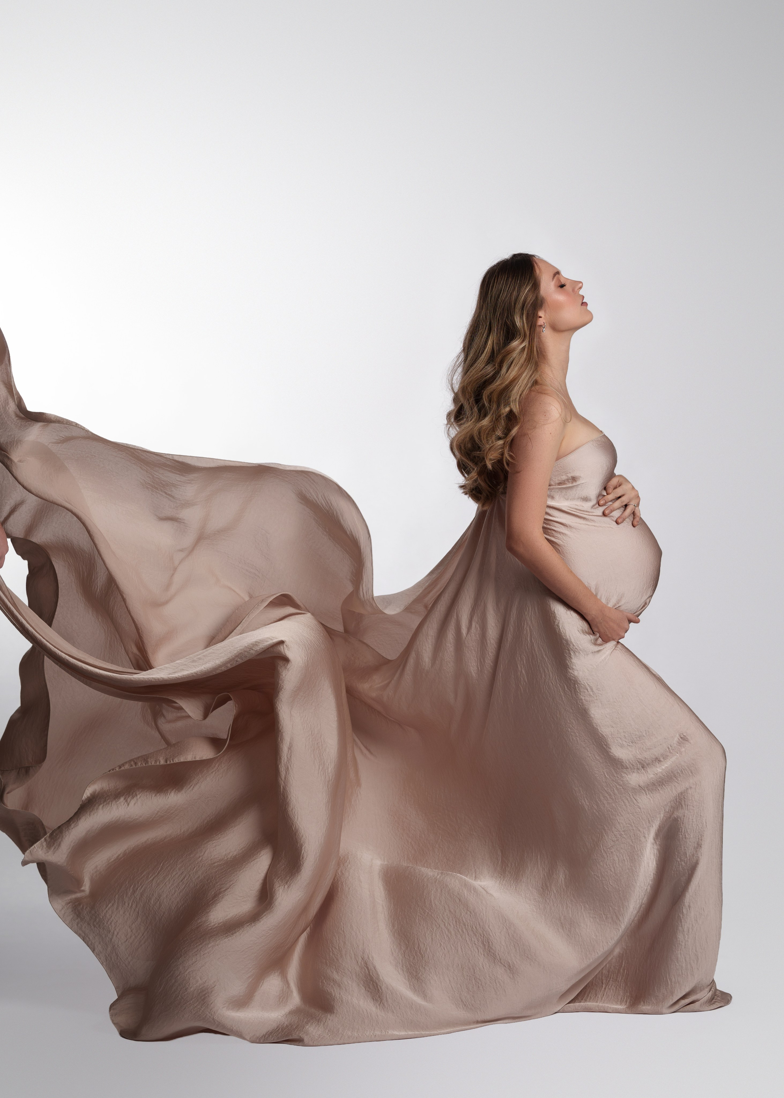 Main (1). Anna, Fotografin aus Wien, Österreich. Ich fotografiere in folgenden Genres: Babybauch-, Familien-, Mode- und Weihnachtsfotografie