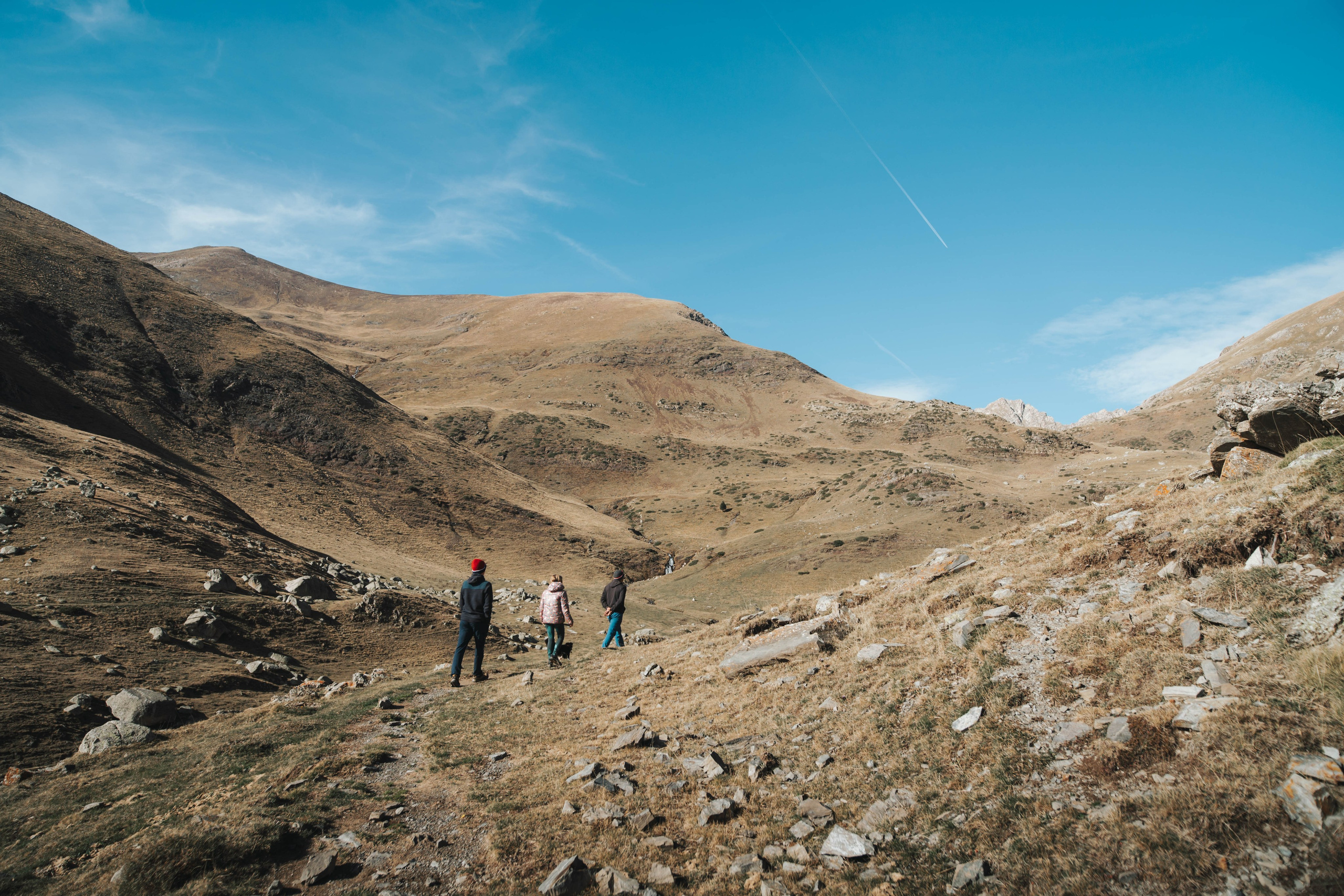 Salto de agua Mainera, Estación de esquí abandonada, Llesui. Alba del Norte Studio