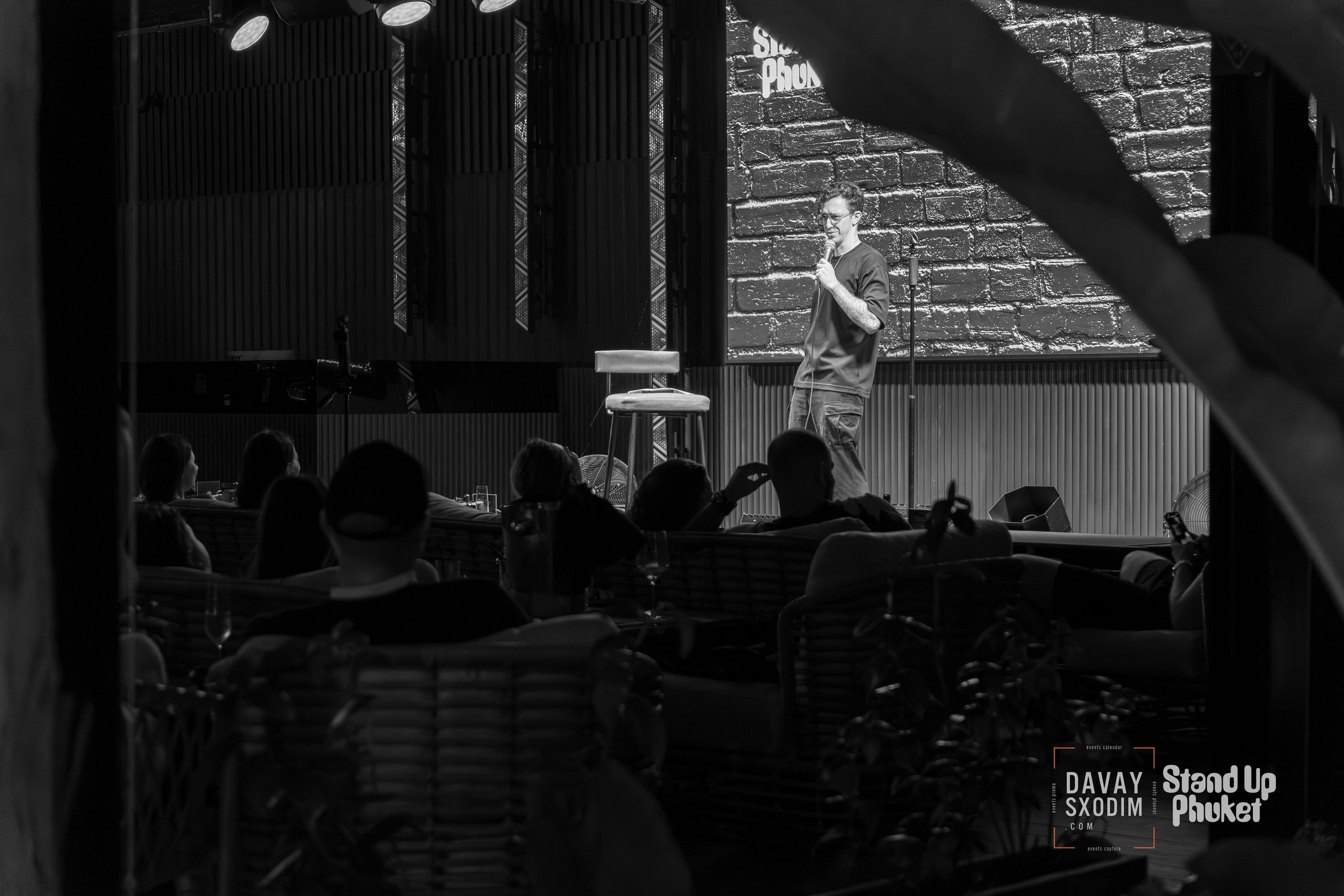 Standup Влада Лапина | Фоторепортаж | Афиша | DAVAYSXODIM.com PHUKET. АФИША|ФОТОРЕПОРТАЖИ|ИВЕНТЫ|ПХУКЕТ