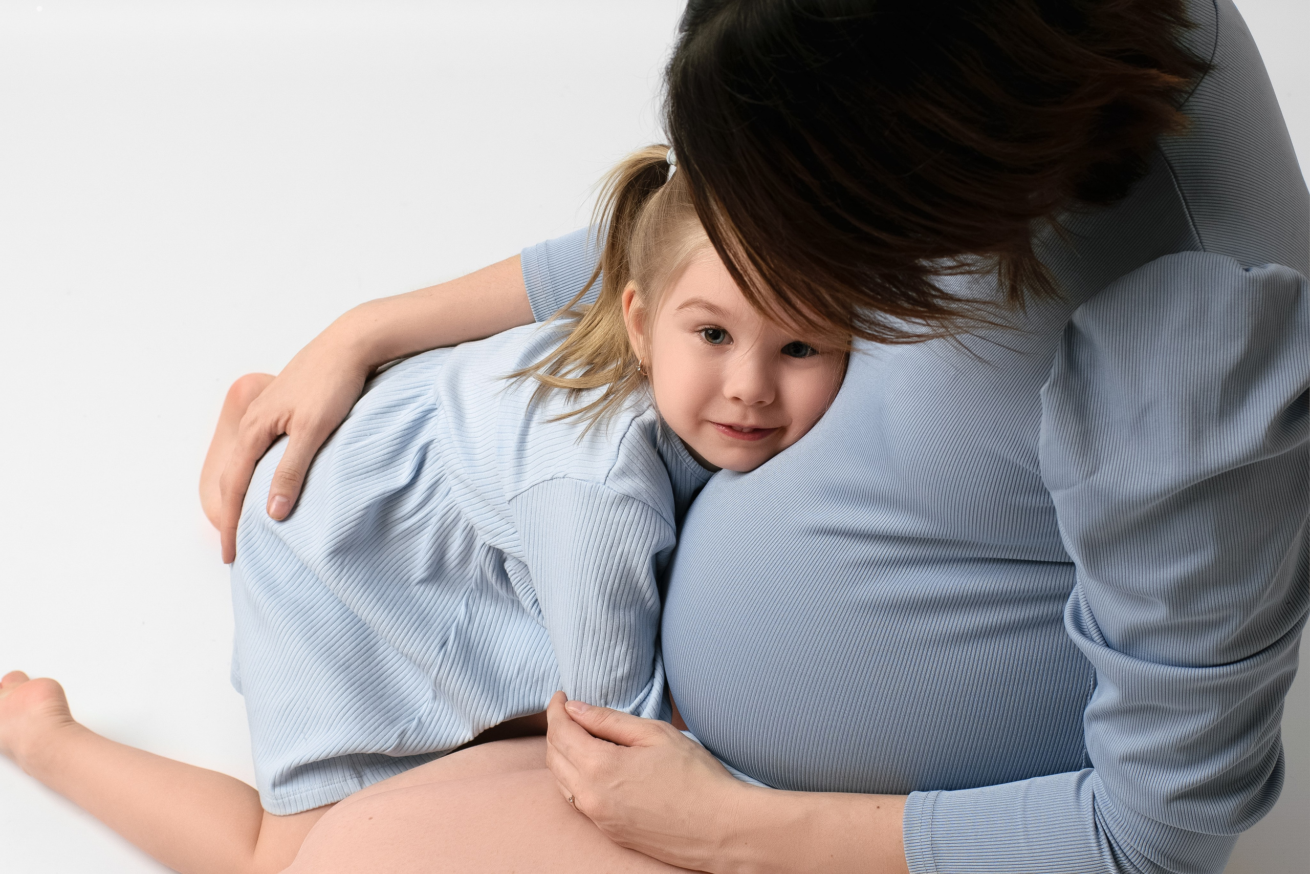 Babybauch Fotoshooting im Studio und on Location. Neugeborene, Baby Fotografin in Düren (NRW) - Vitalina Unruh