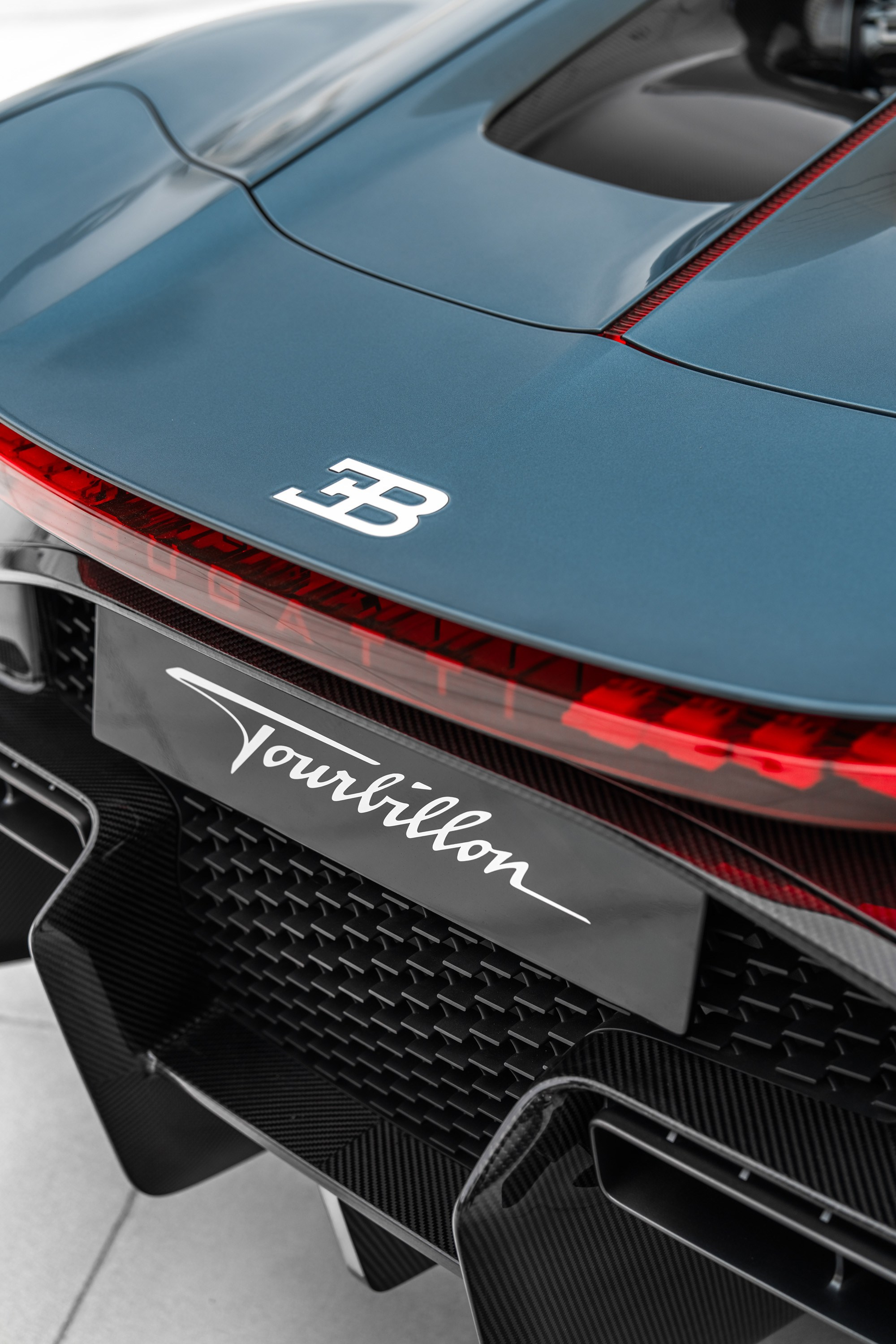 BUGATTI. WORLDWIDE COMMERCIAL AUTOMOTIVE PHOTOGRAPHER