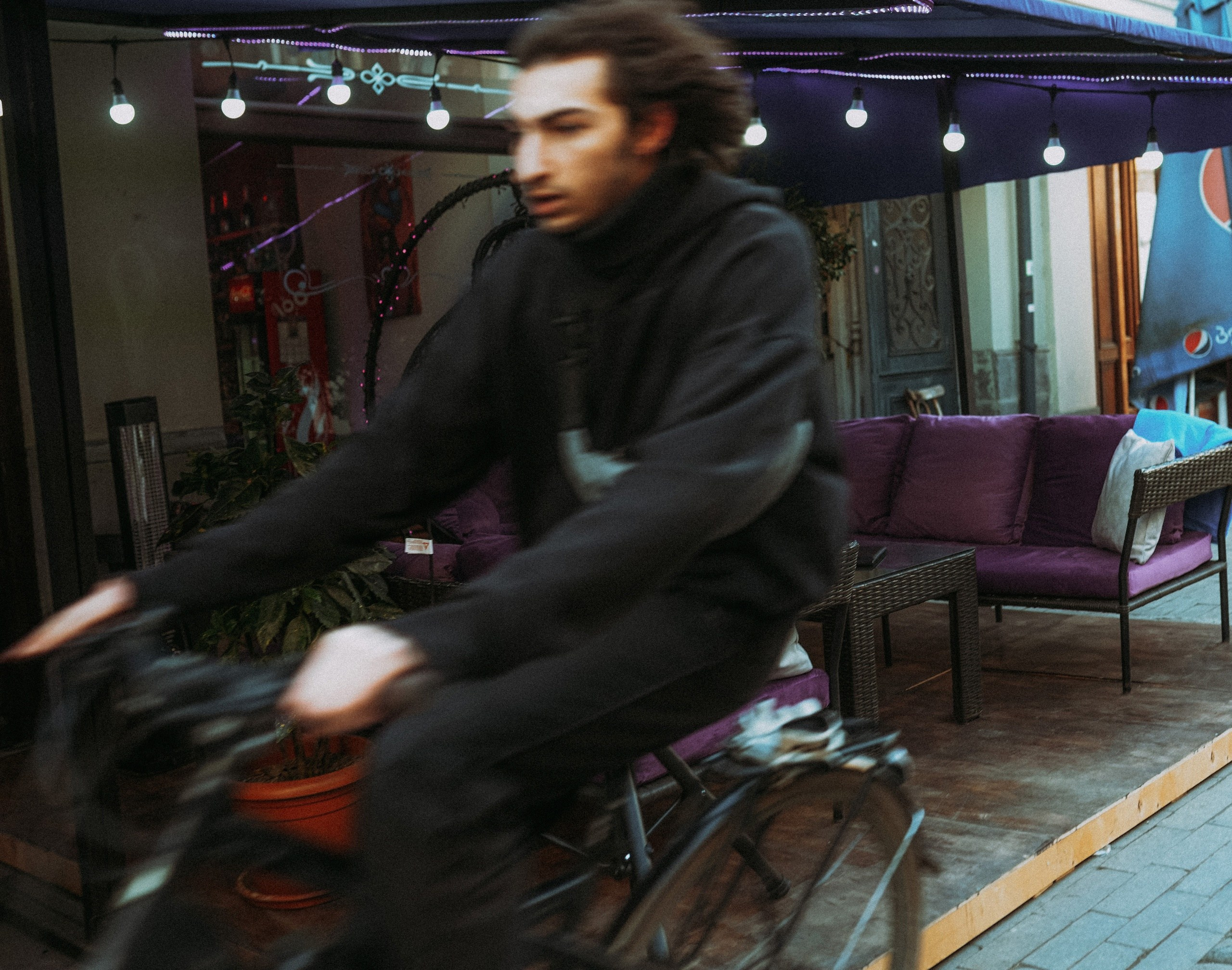 ТБИЛИСИ 2023-2024. Стрит-фотография, полная абсурда, идиотизма и красоты