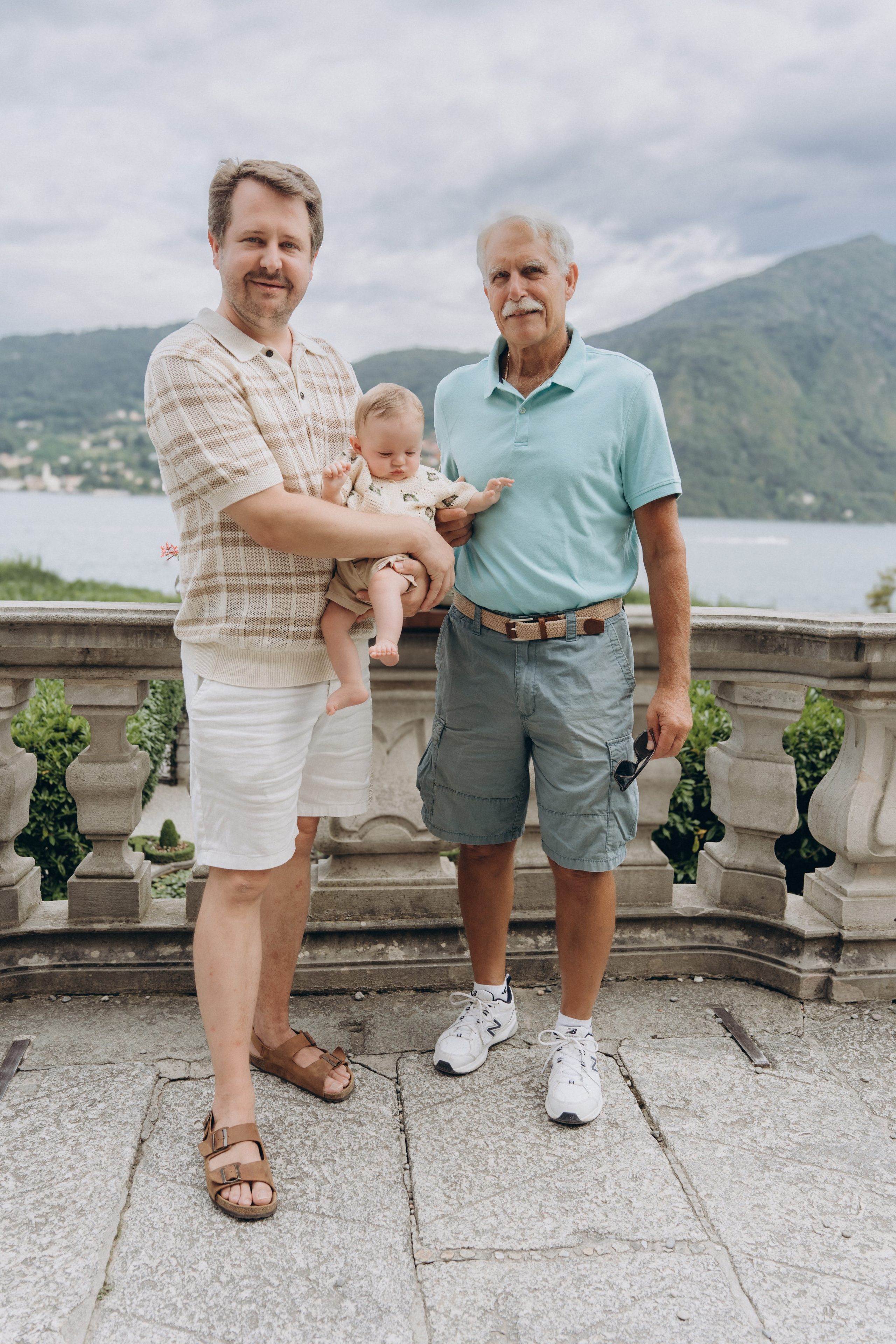 Family moments in Como Lake. PHOTOGRAPHER IN ITALY