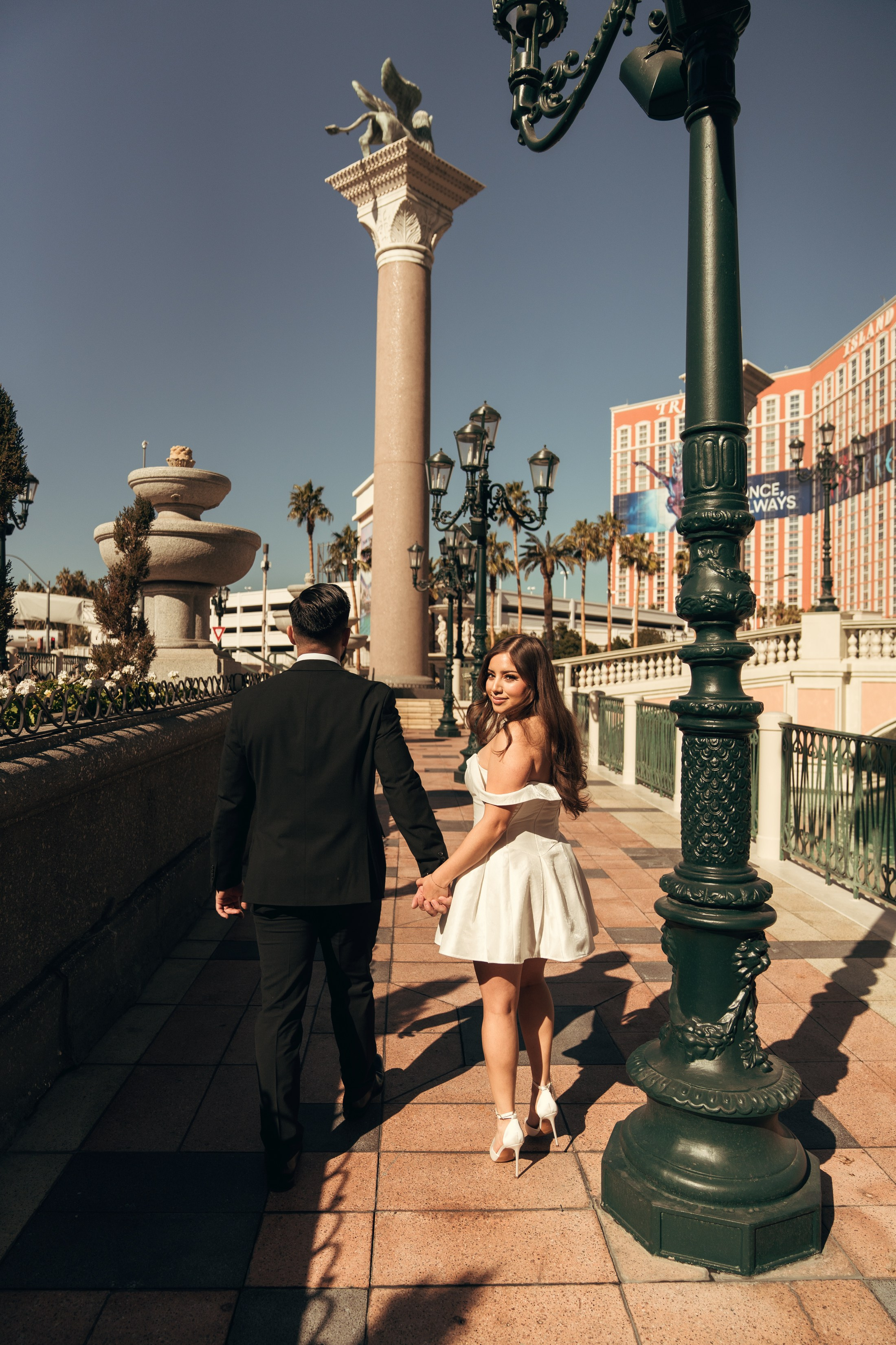 Kasandra&Viktor. Wedding & elopement photographer Viktoriya Kravtsov. Las Vegas