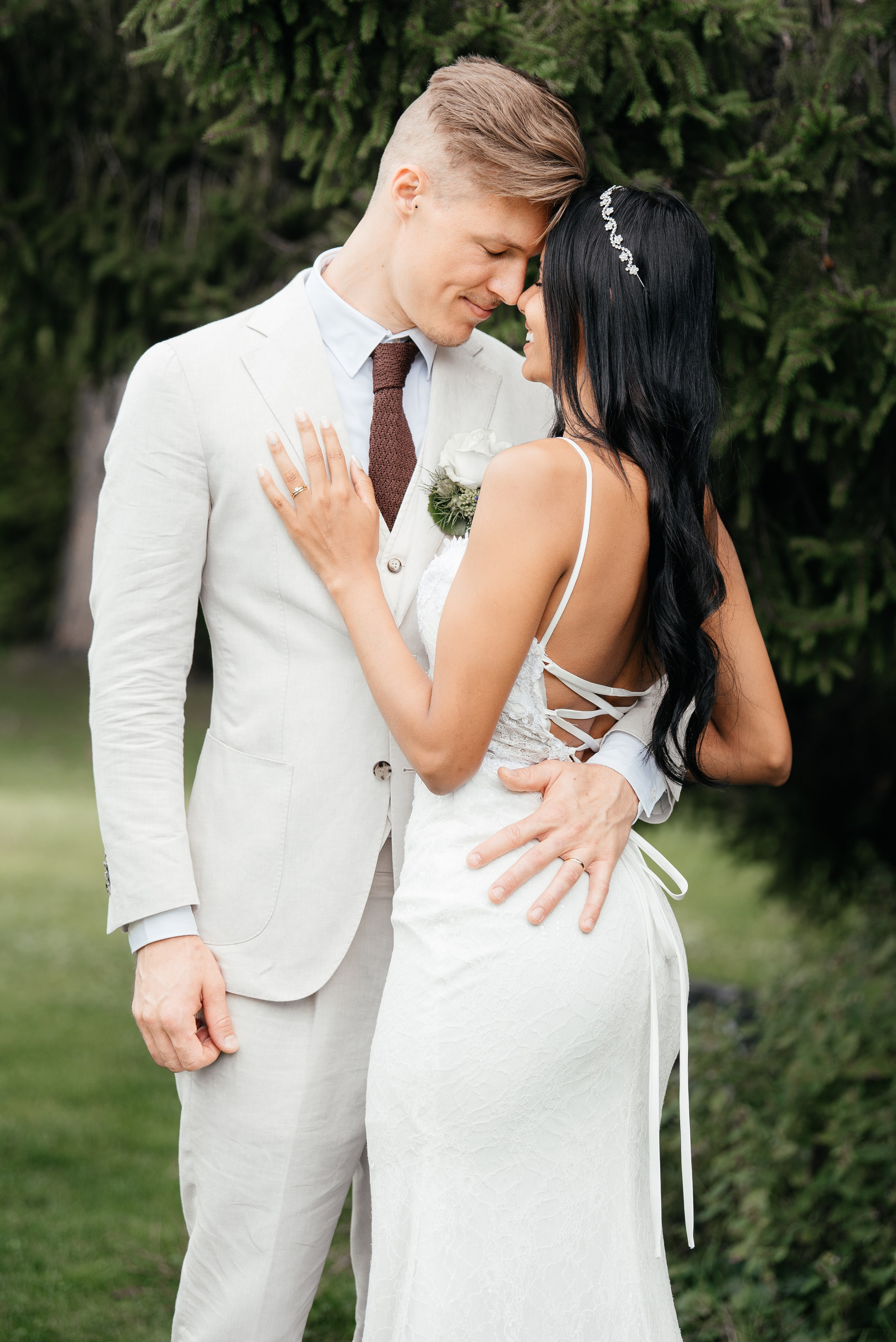 KAIANE & BENJAMIN Meilen, Switzerland. I am Elena Altendorfer. Wedding photographer in Zurich and Switzerland