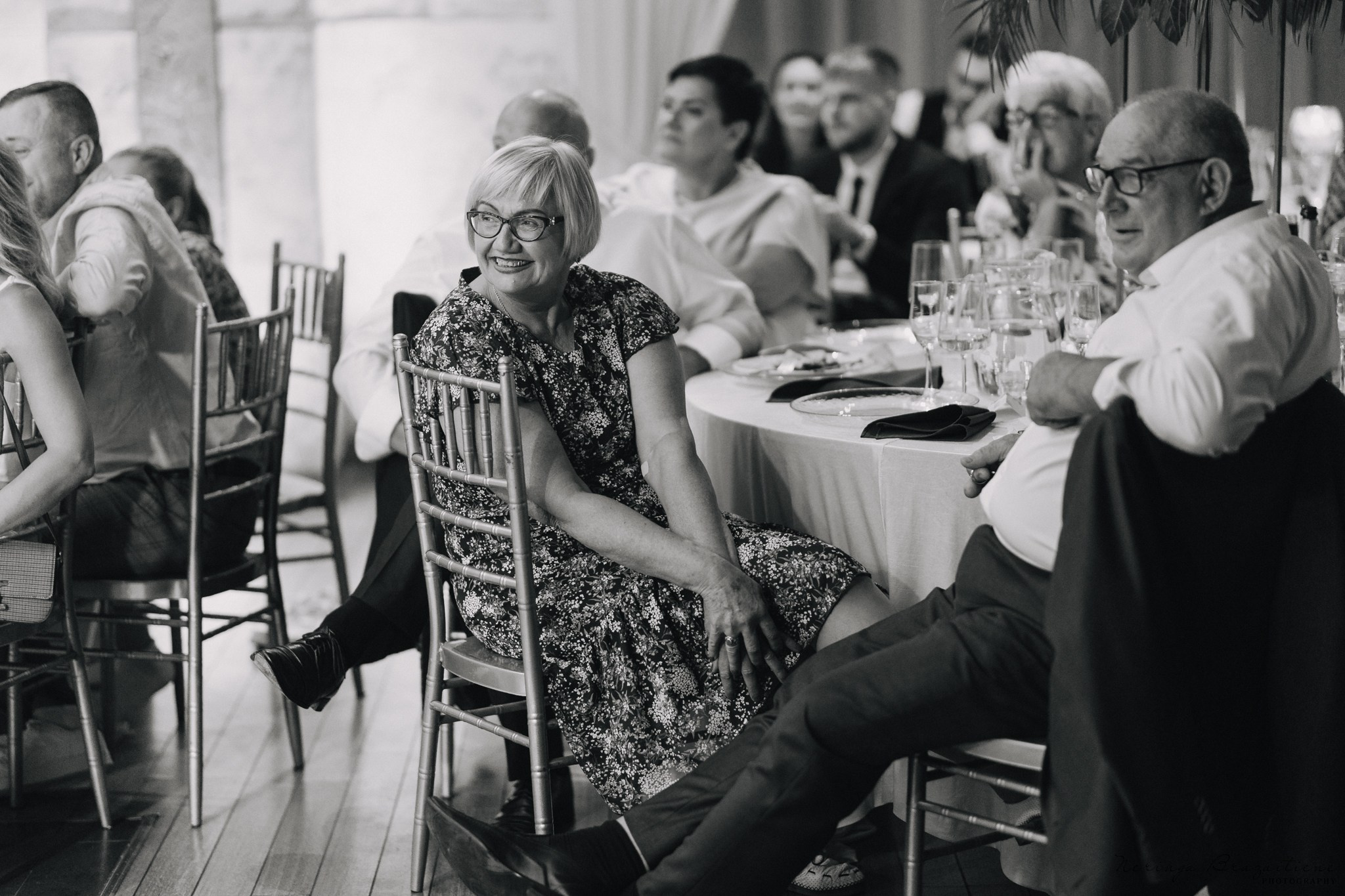 Vestuvinė fotosesija Kaune, Vienybės aikštėje, prie Lietuvos banko