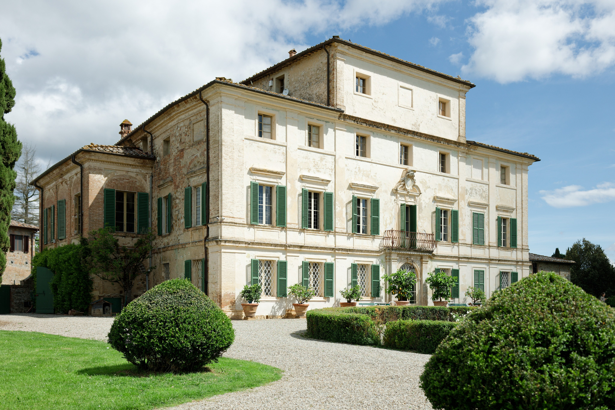 Wedding editorial at Villa di Geggiano, Tuscany, Italy