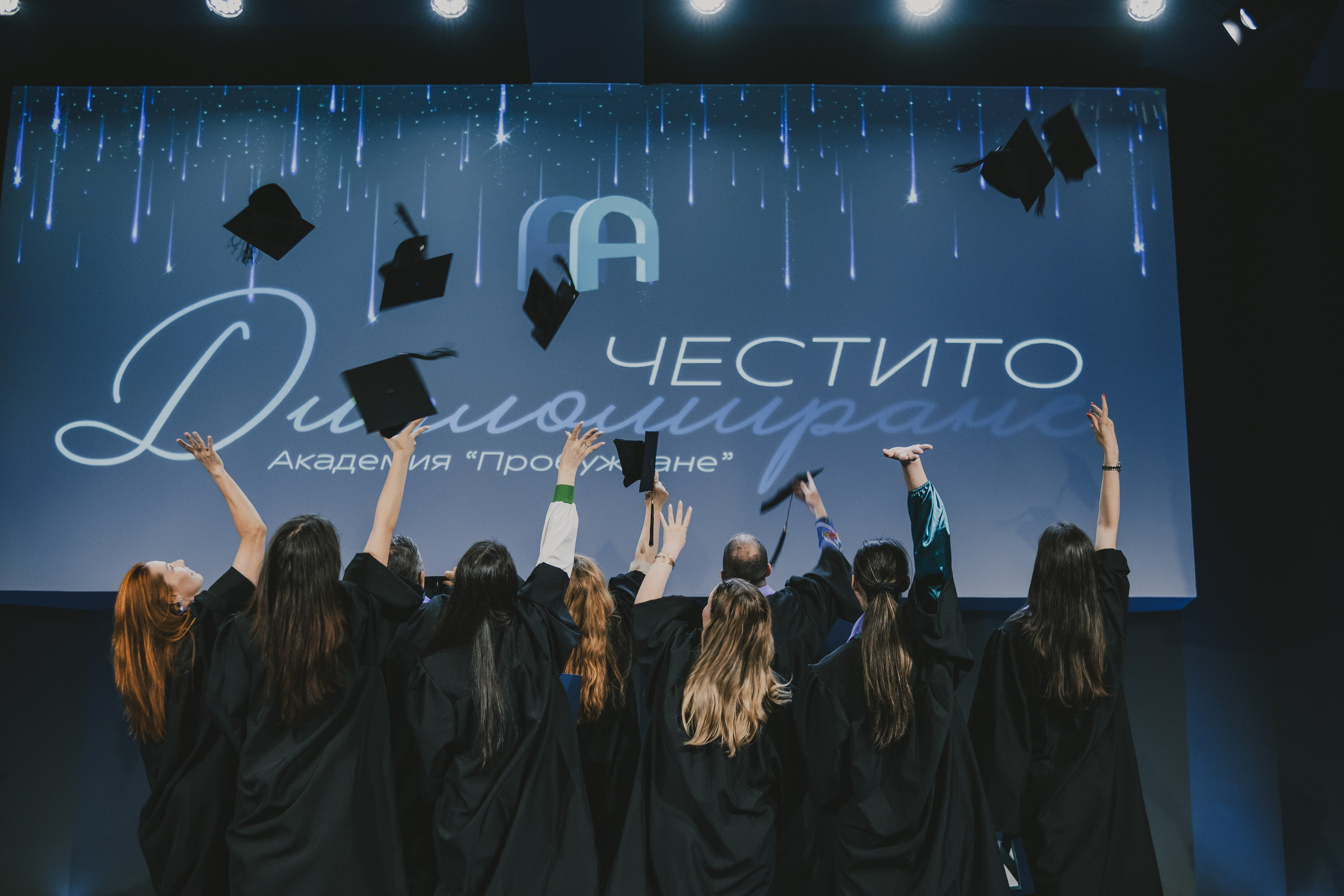 Тоги и шапки за училища и гимназии|togiishapki.bg. 🎓 Togiishapki.bg — Тоги и академични шапки за дипломиране на студенти, ученици и деца