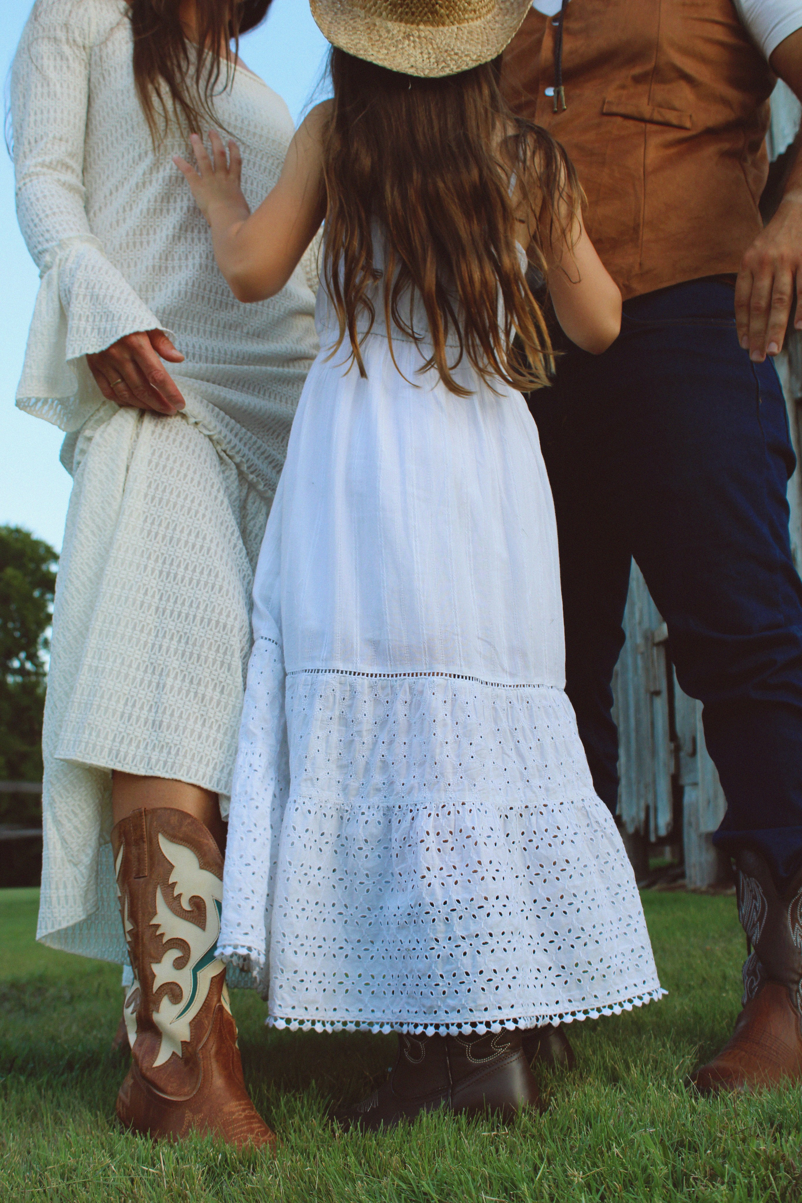 Texas Countryside Family Photoshoot in Cowboy Style. Lana Petrychenko — Portrait & Family Photographer. Valencia, Spain