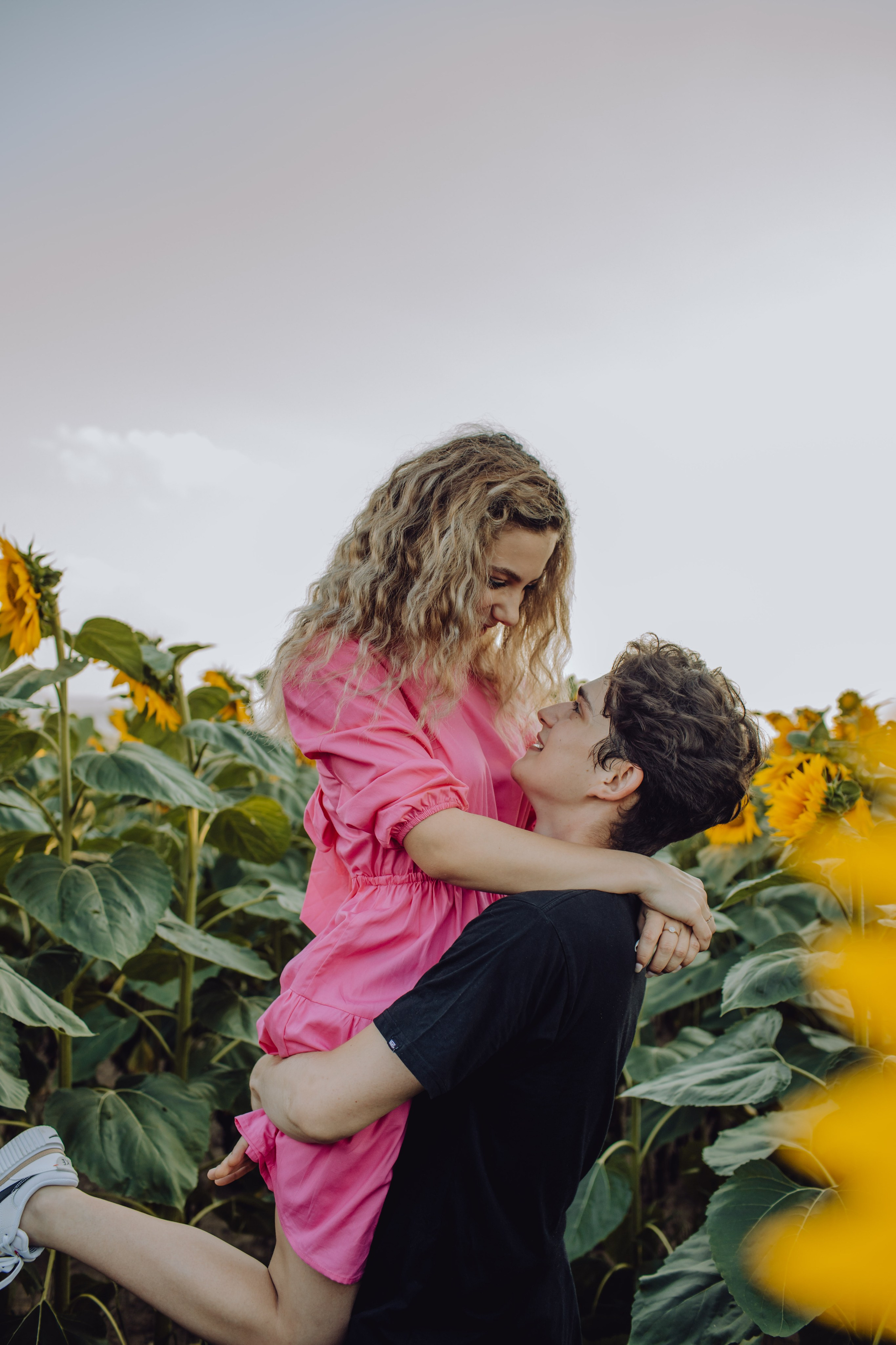 Raul & Larisa. Wedding & couple photographer from Romania Rut Vetan