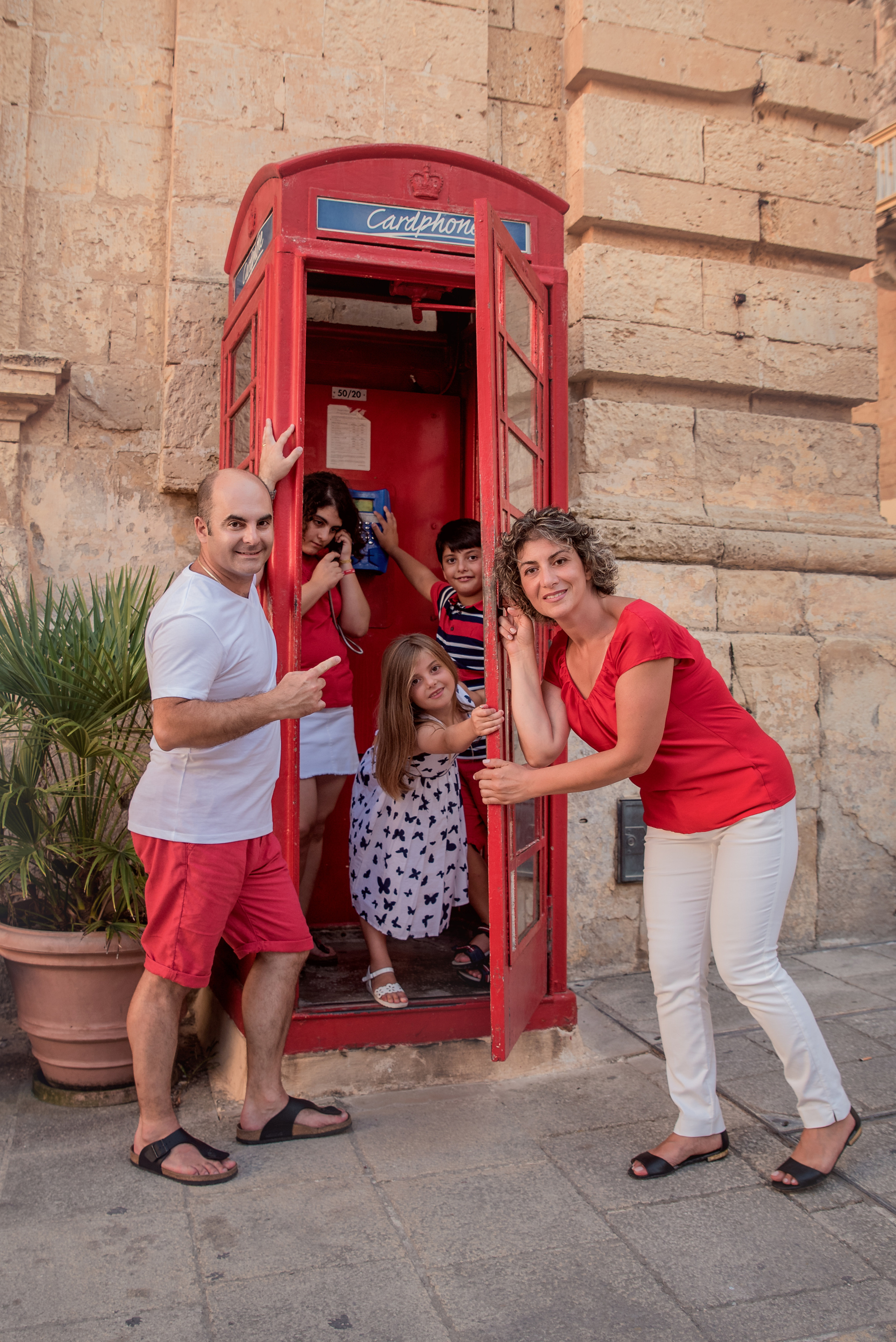 Strolling photo session in Malta. Family and Children Photographer /Φωτογράφος