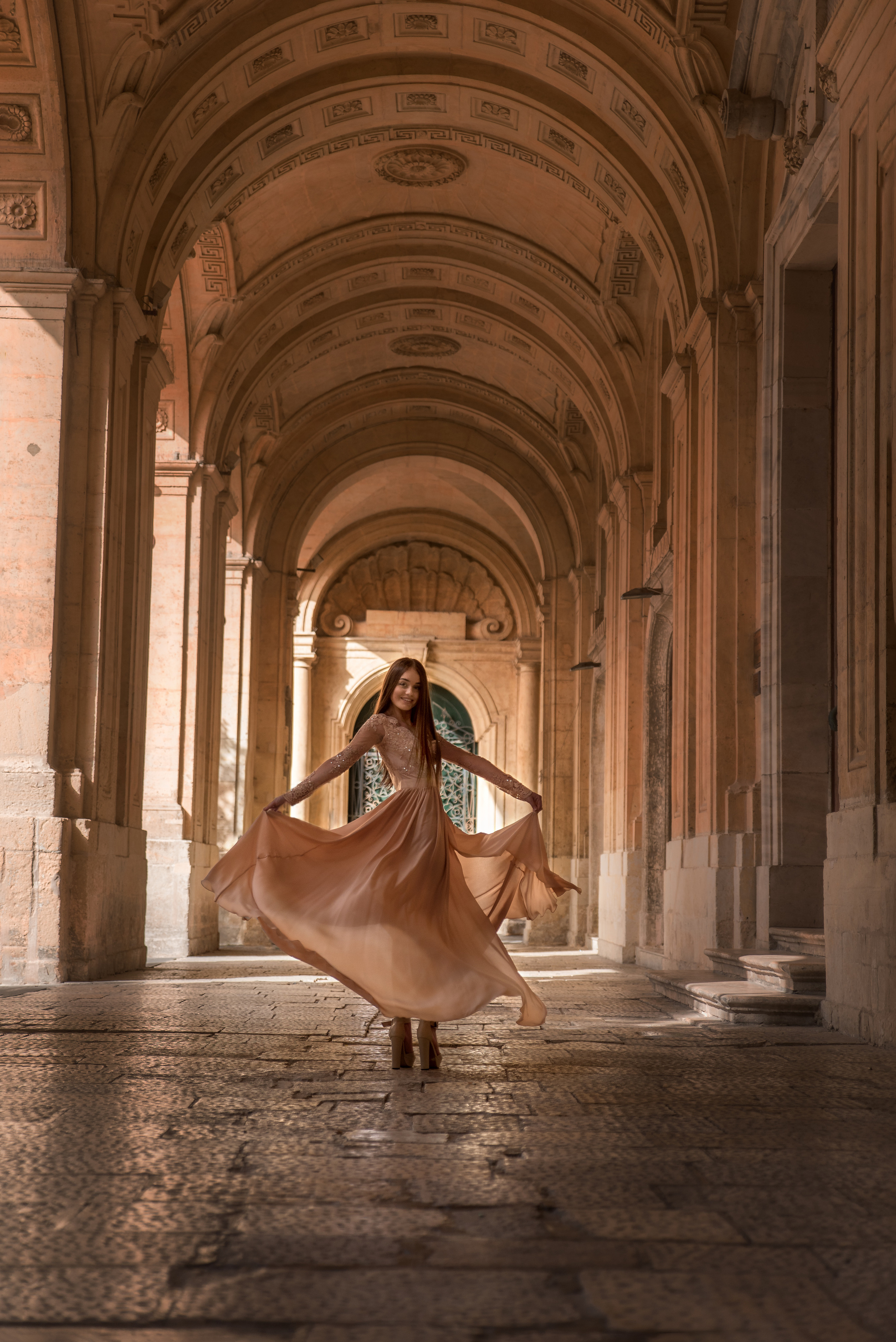 девушка на каблуках