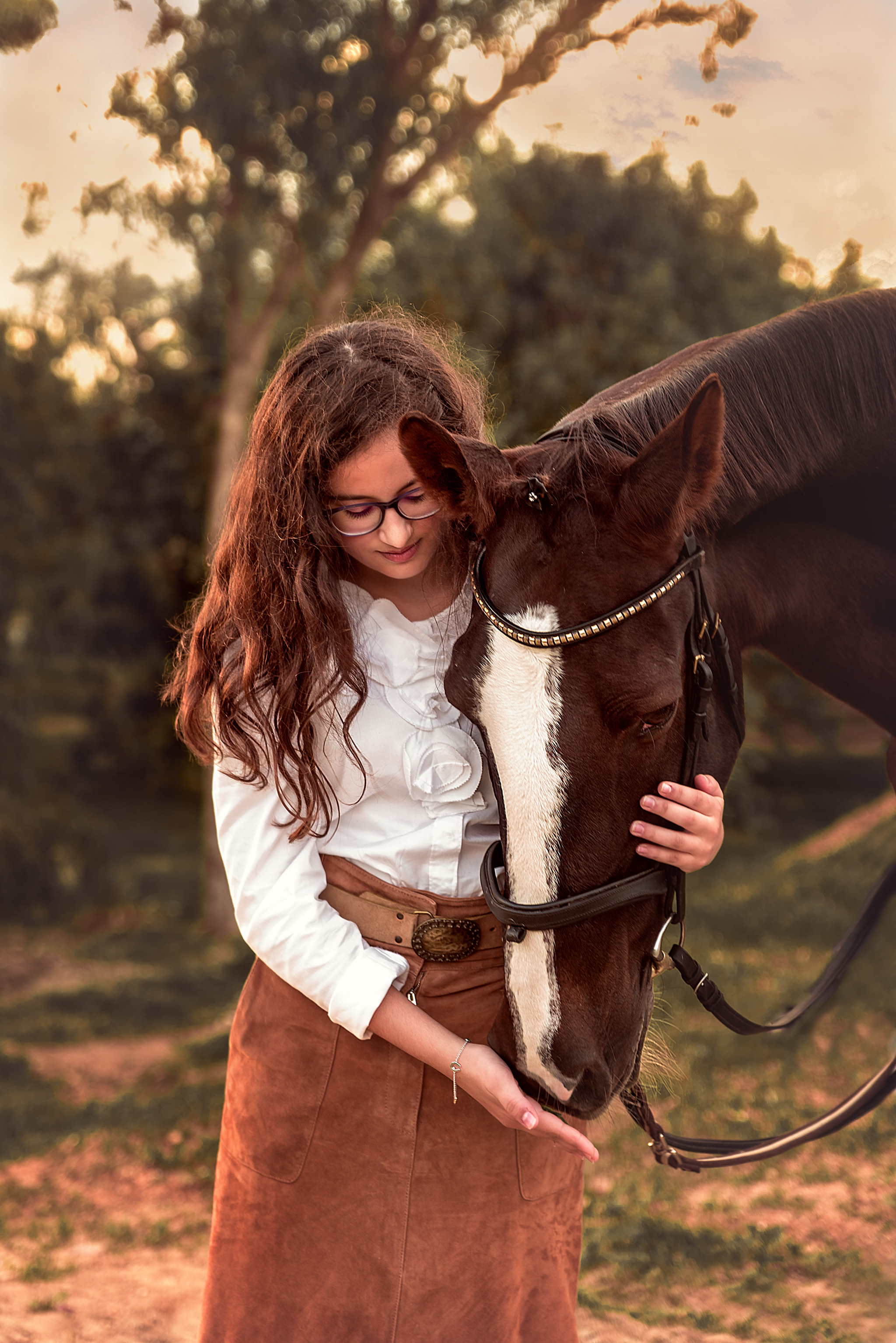девушка и лошадь