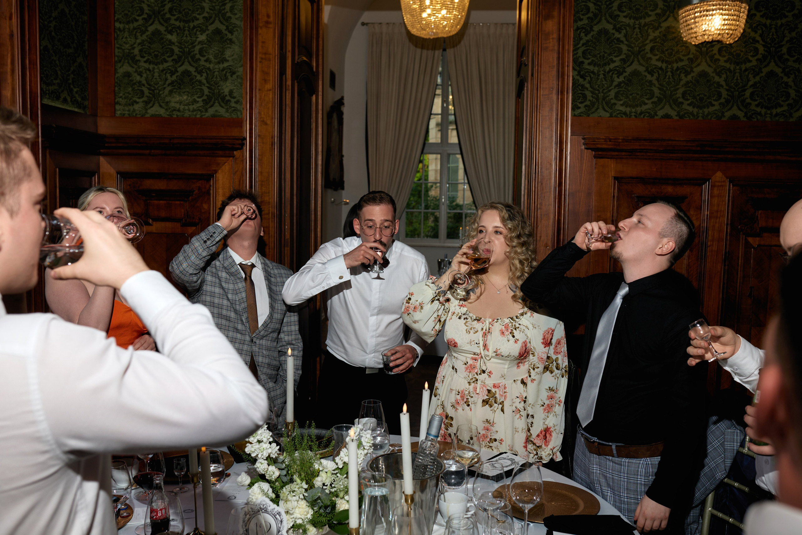 Wiktoria & Kacper. Pałac Goetz. Fotograf ślubny i rodzinny w Krakowie Yana Klymova
