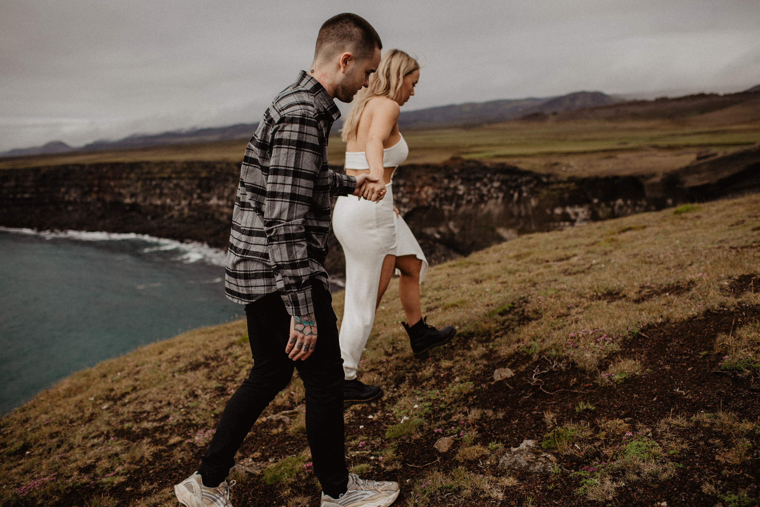 Engagement photoshoot in Iceland | Proposal in Iceland. Iceland elopement photographer & videographer