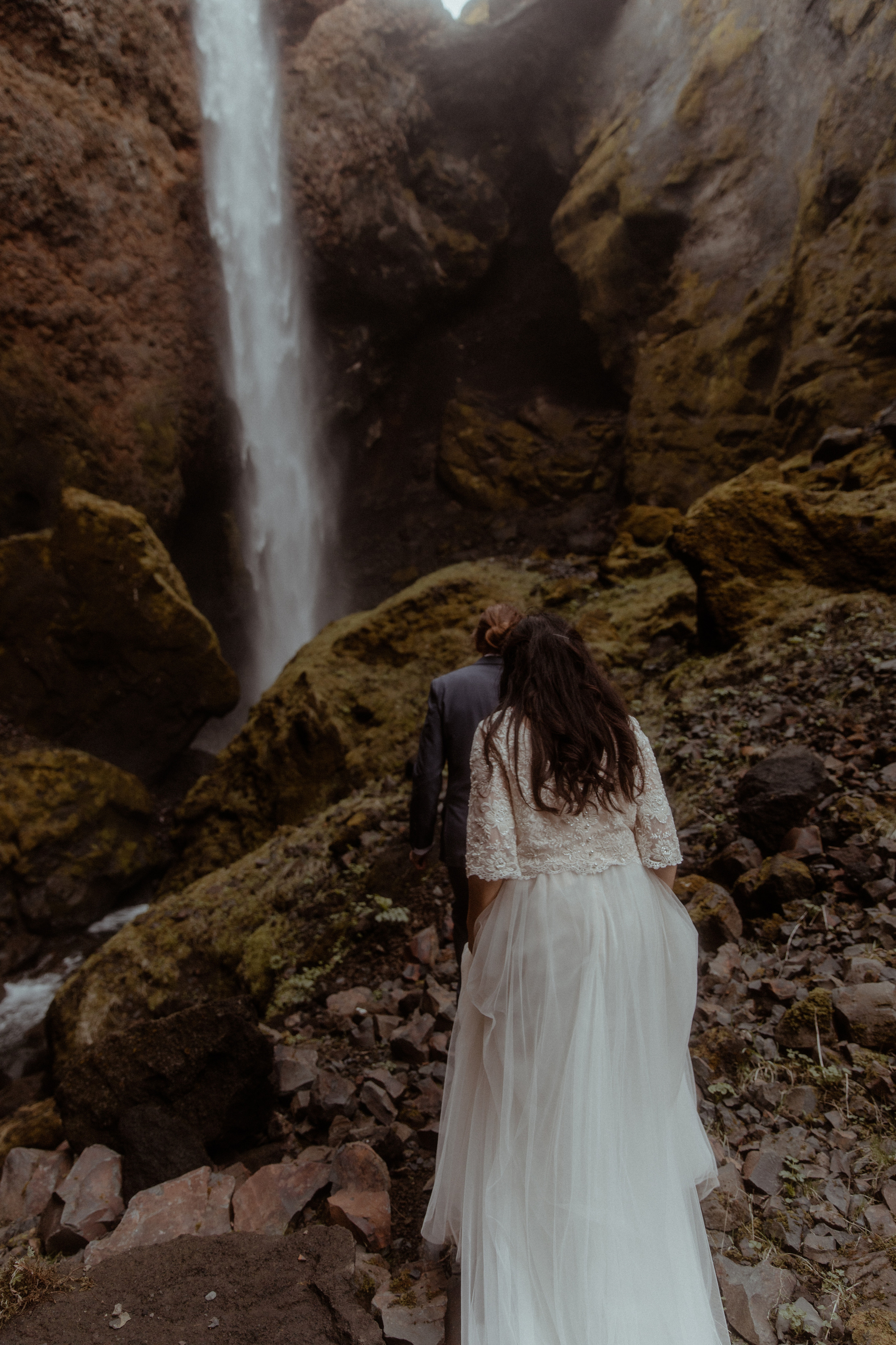 Hiking Iceland Elopement. Iceland elopement photographer & videographer
