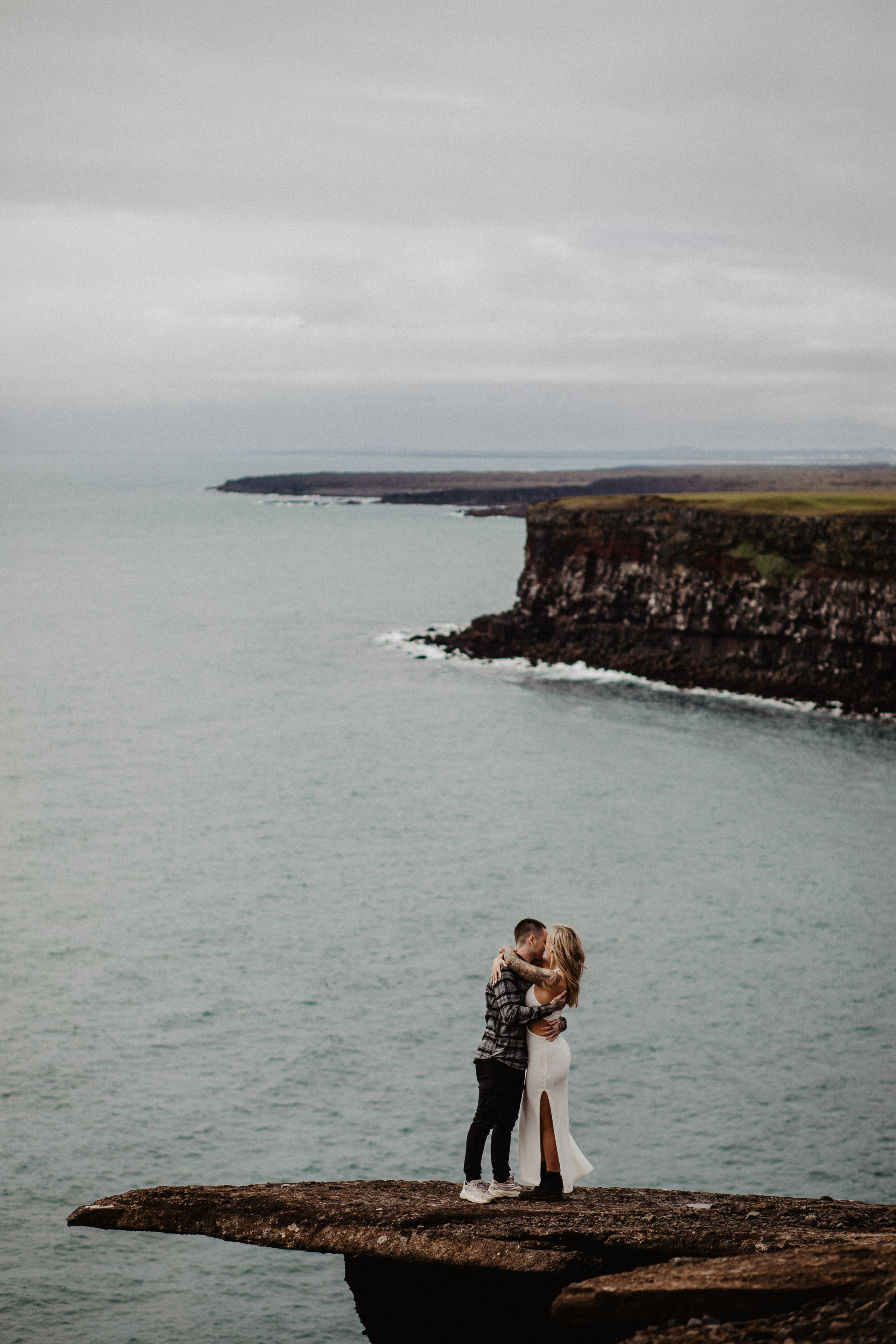 Engagement photoshoot in Iceland | Proposal in Iceland. Iceland elopement photographer & videographer