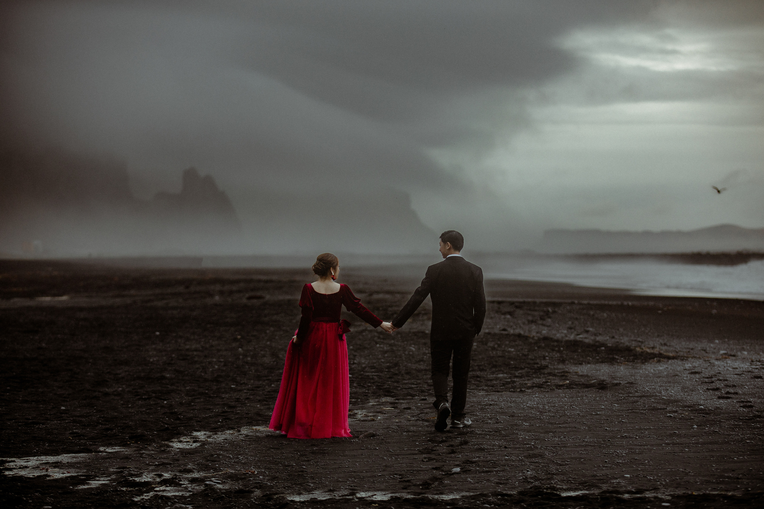 elopement at black sand beach Iceland