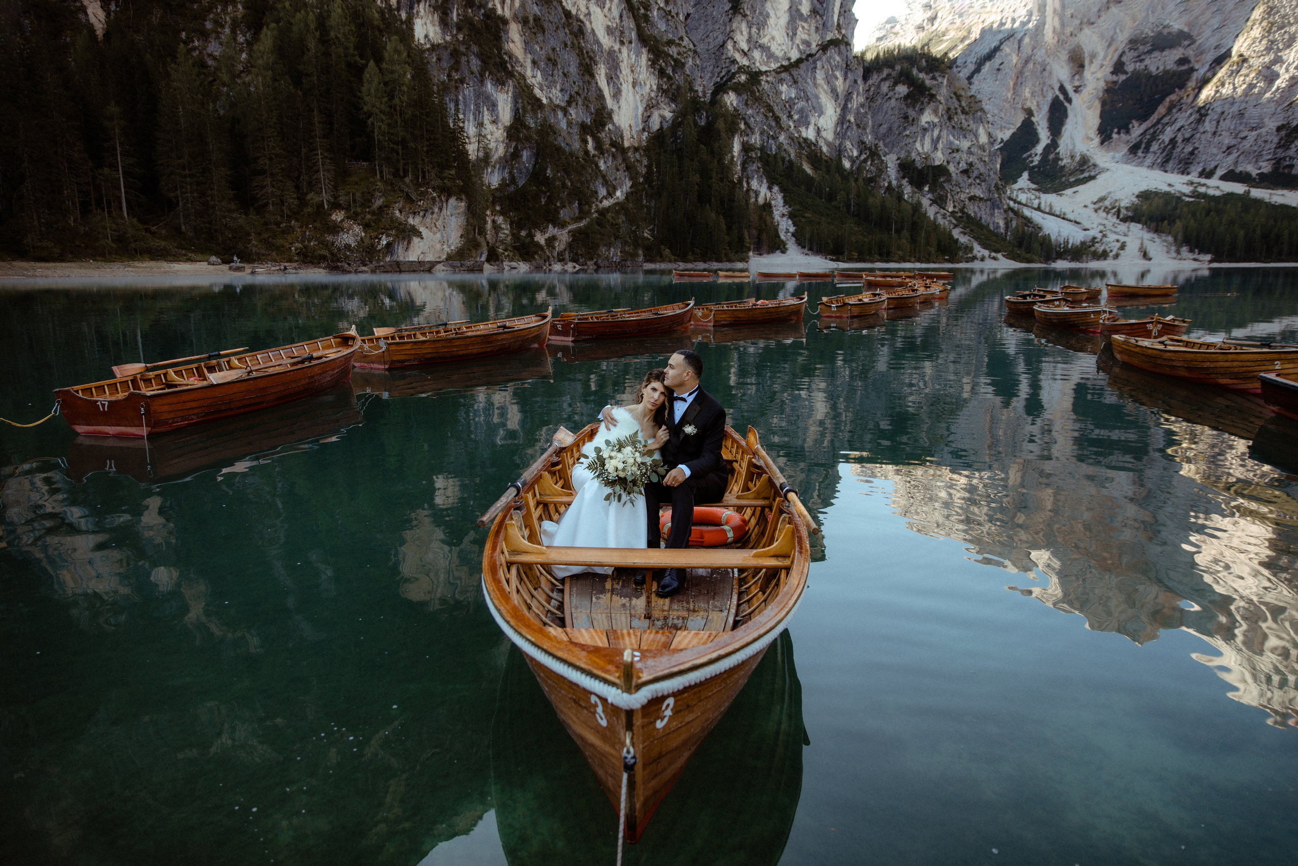 elopement at Lago di Braies
