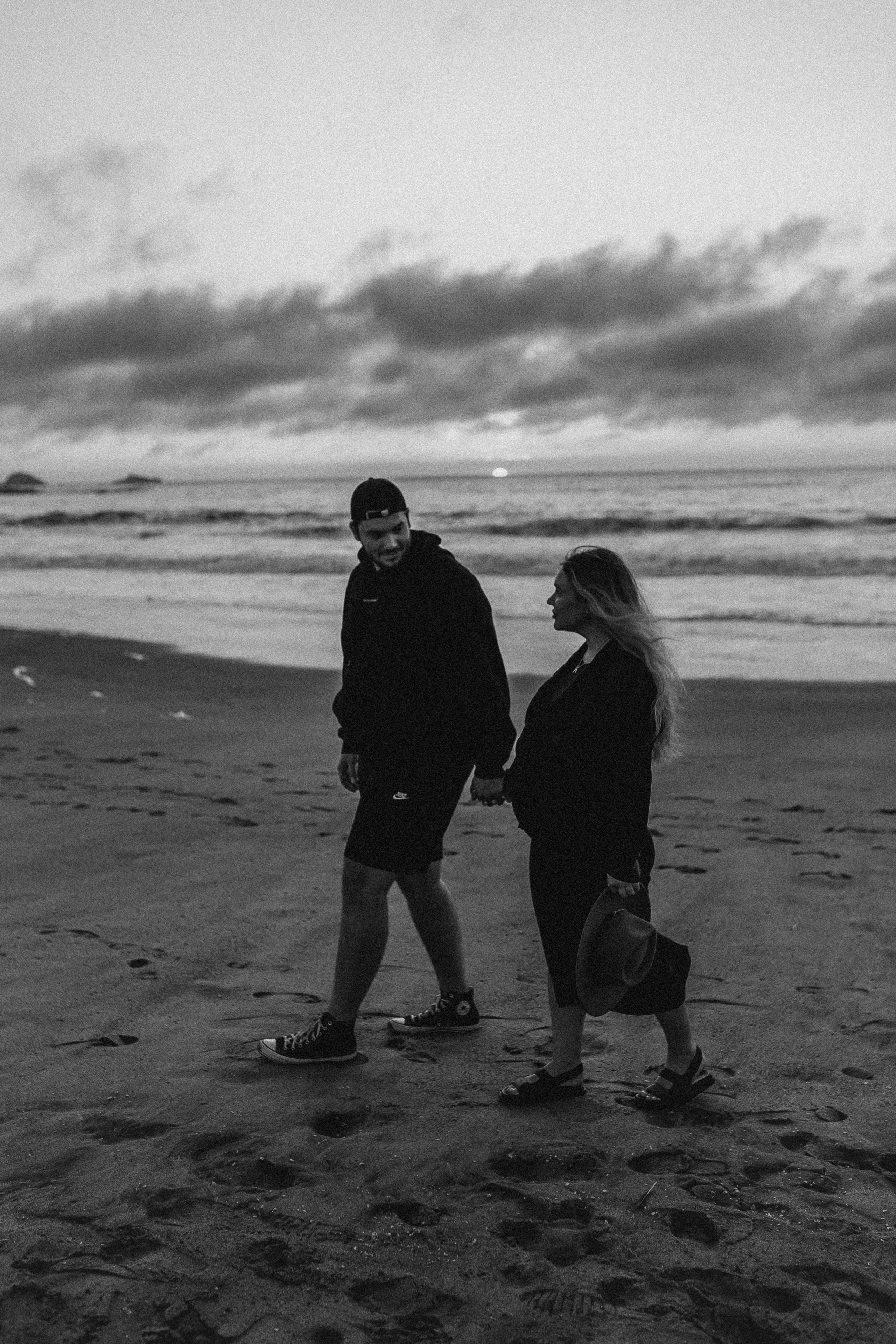 Romantic Couple Beach Photoshoot in Chile — Golden Hour Session. Photographer in Santiago, Chile Anna Almazova