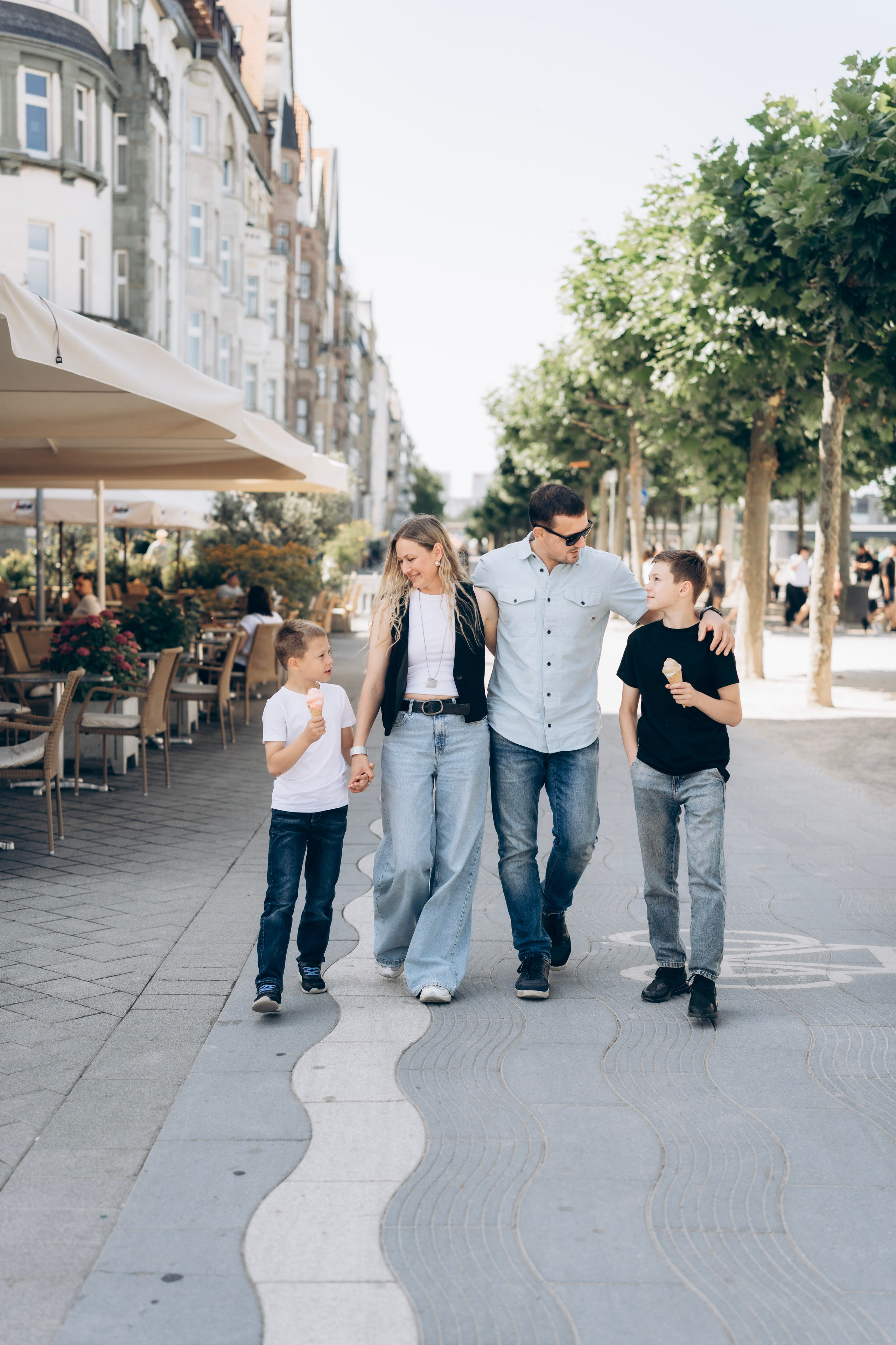 Family in the city. Photography in Germany