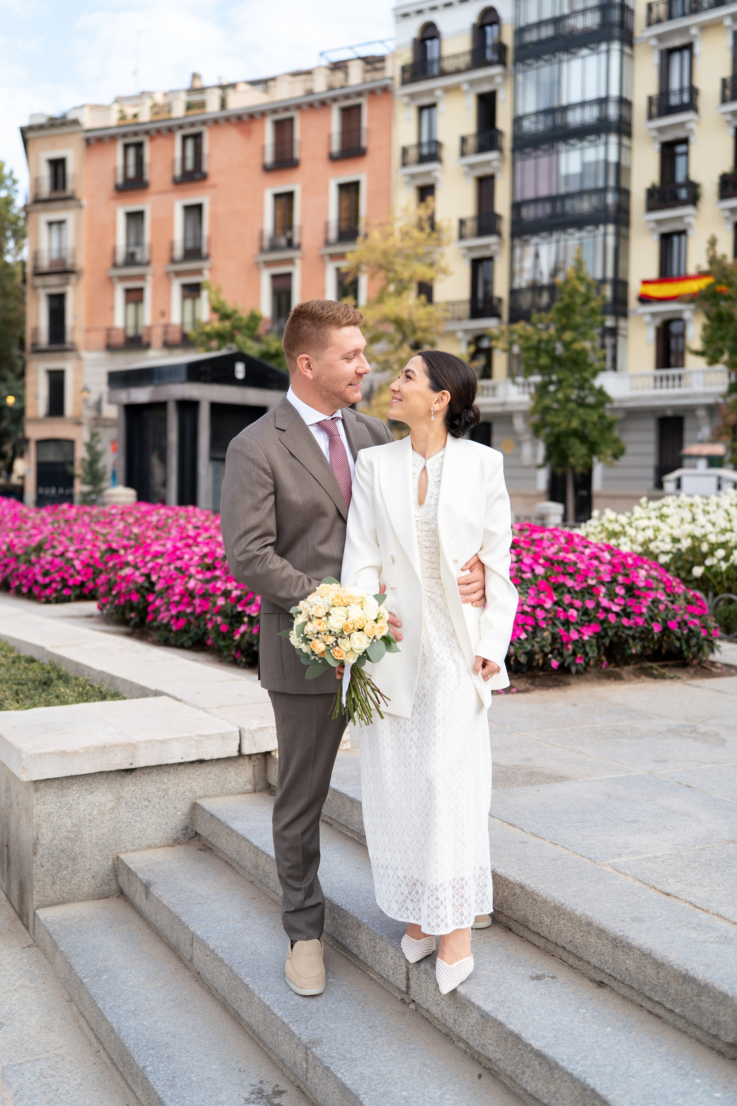 Elopement photoshoot in Madrid city centre. Fotógrafo en Madrid, España. Alyona Belyaninova