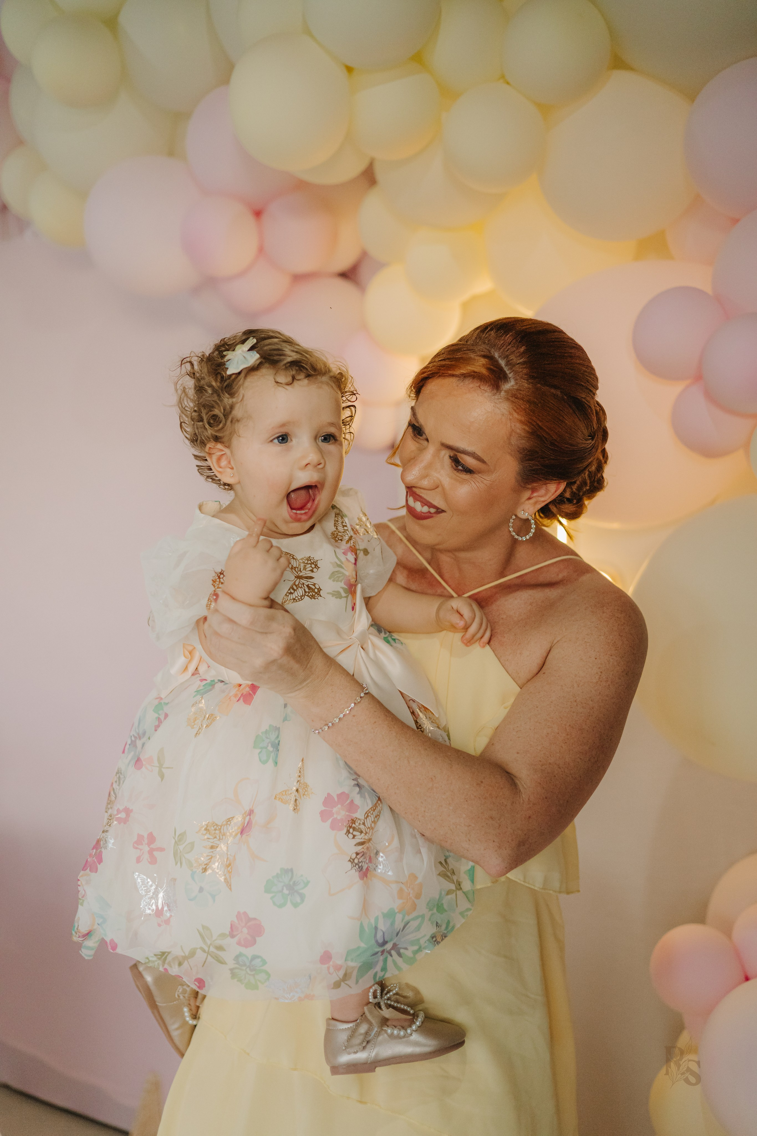 Aurora — 1 ano. Fotógrafo Richard Silvestre — Casamentos na Bahia