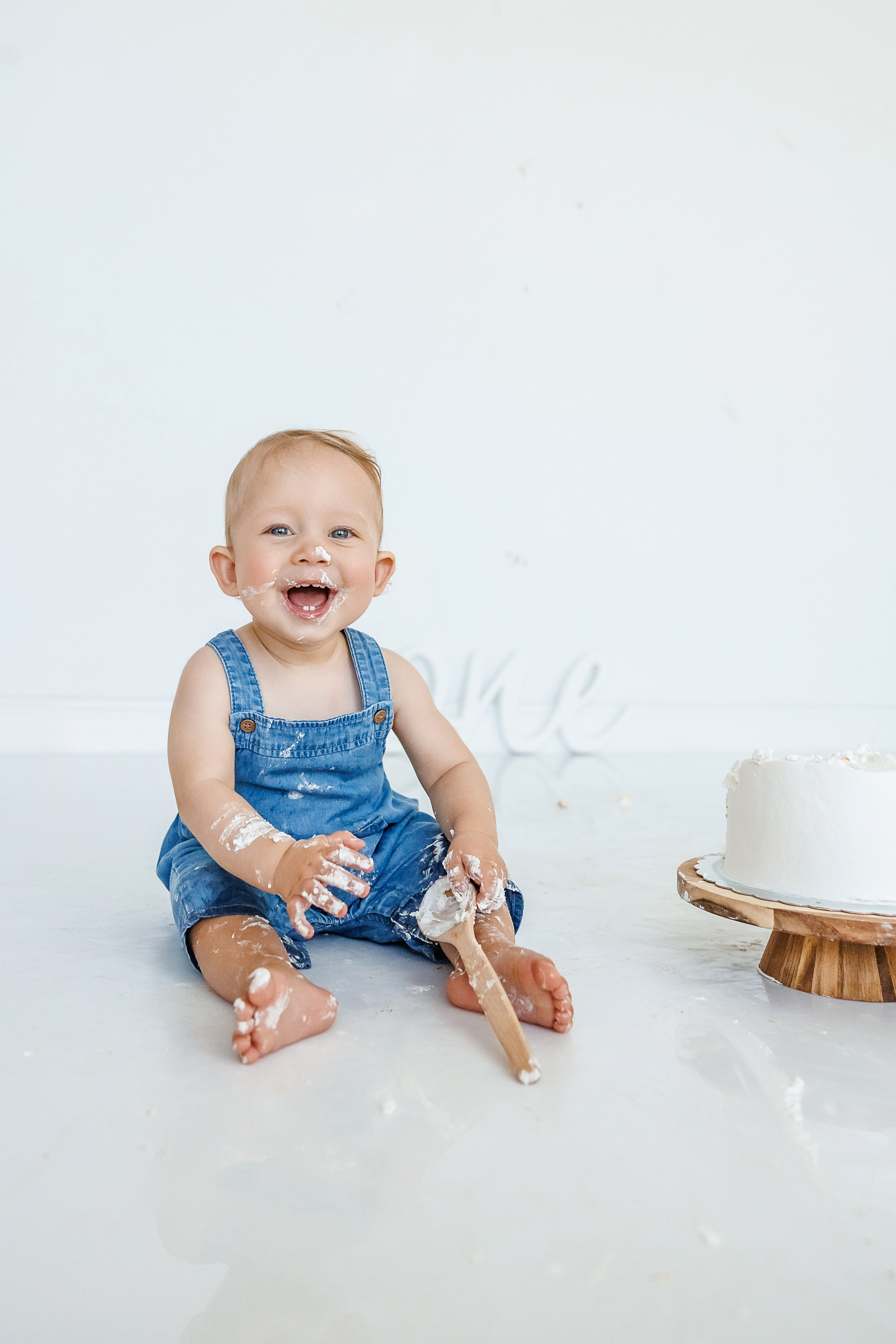 Smash cake. Фотограф Ирина Йотова